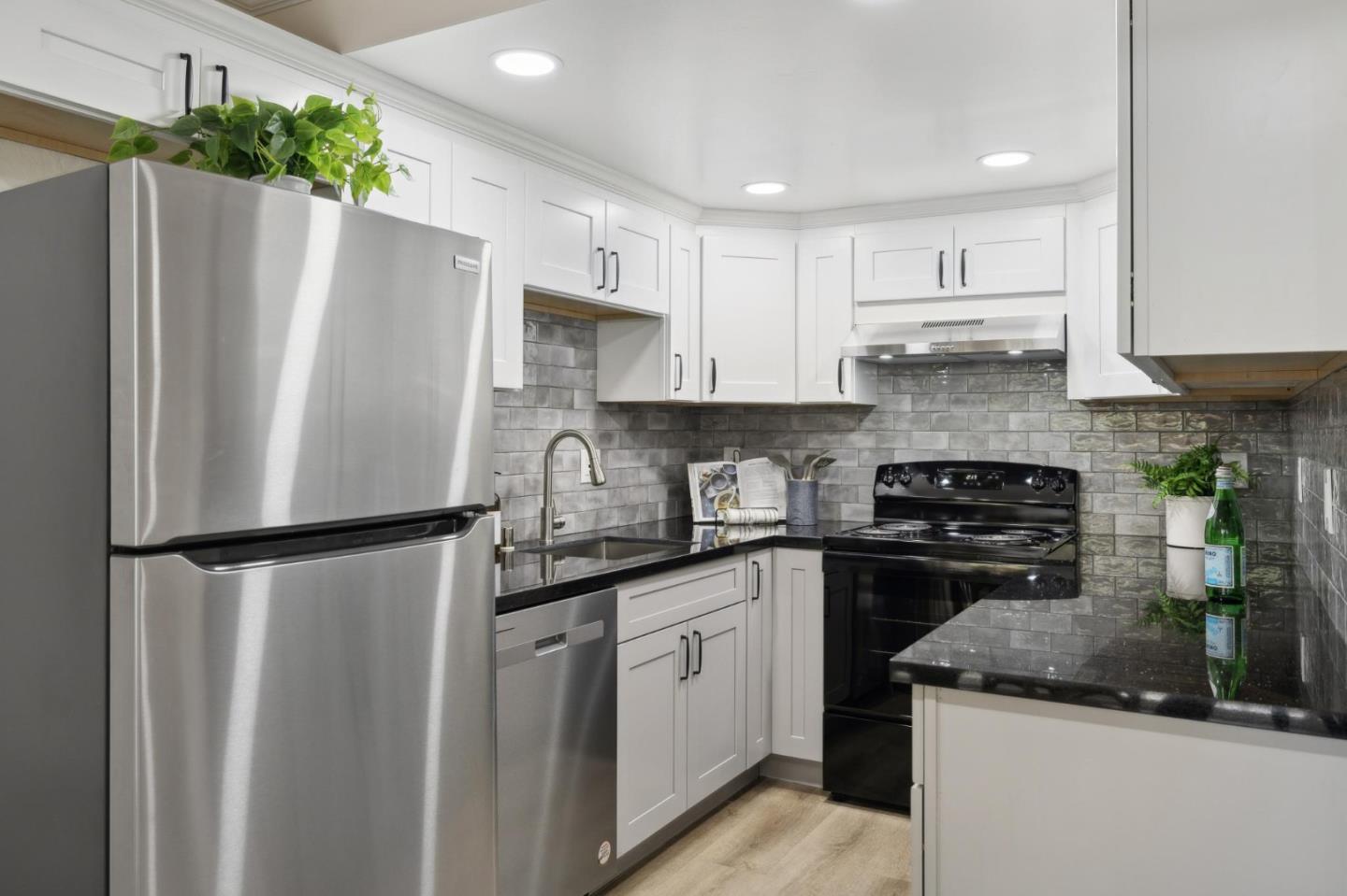 1155 Weyburn LN 9