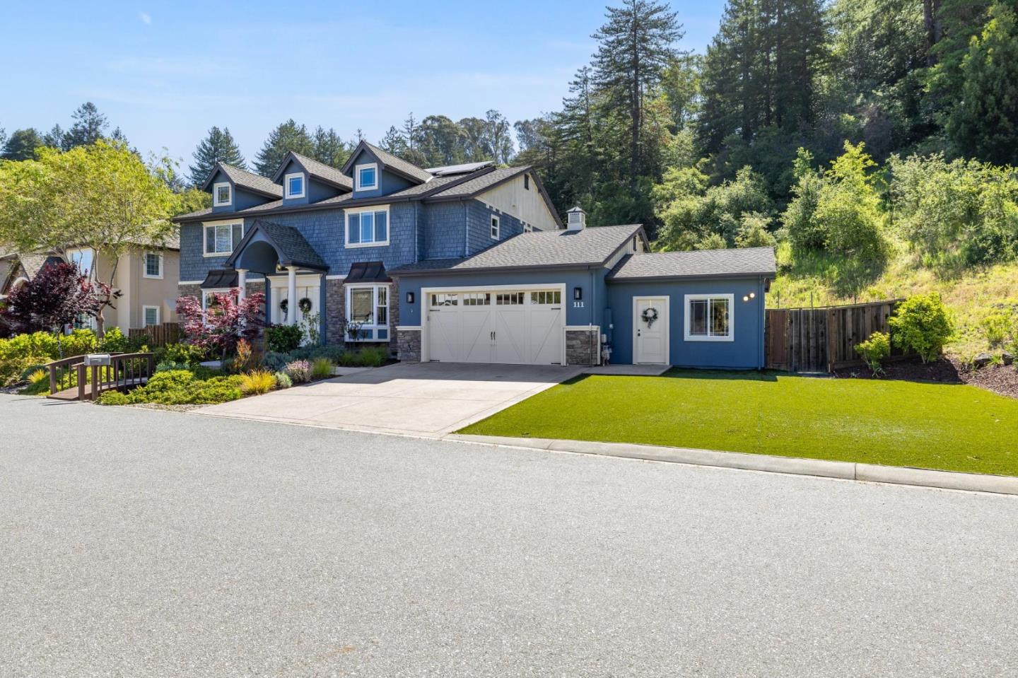 111 Falcon Ridge RD