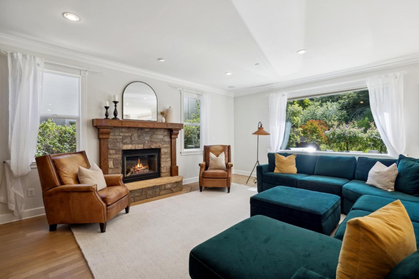 111 Falcon Ridge RD