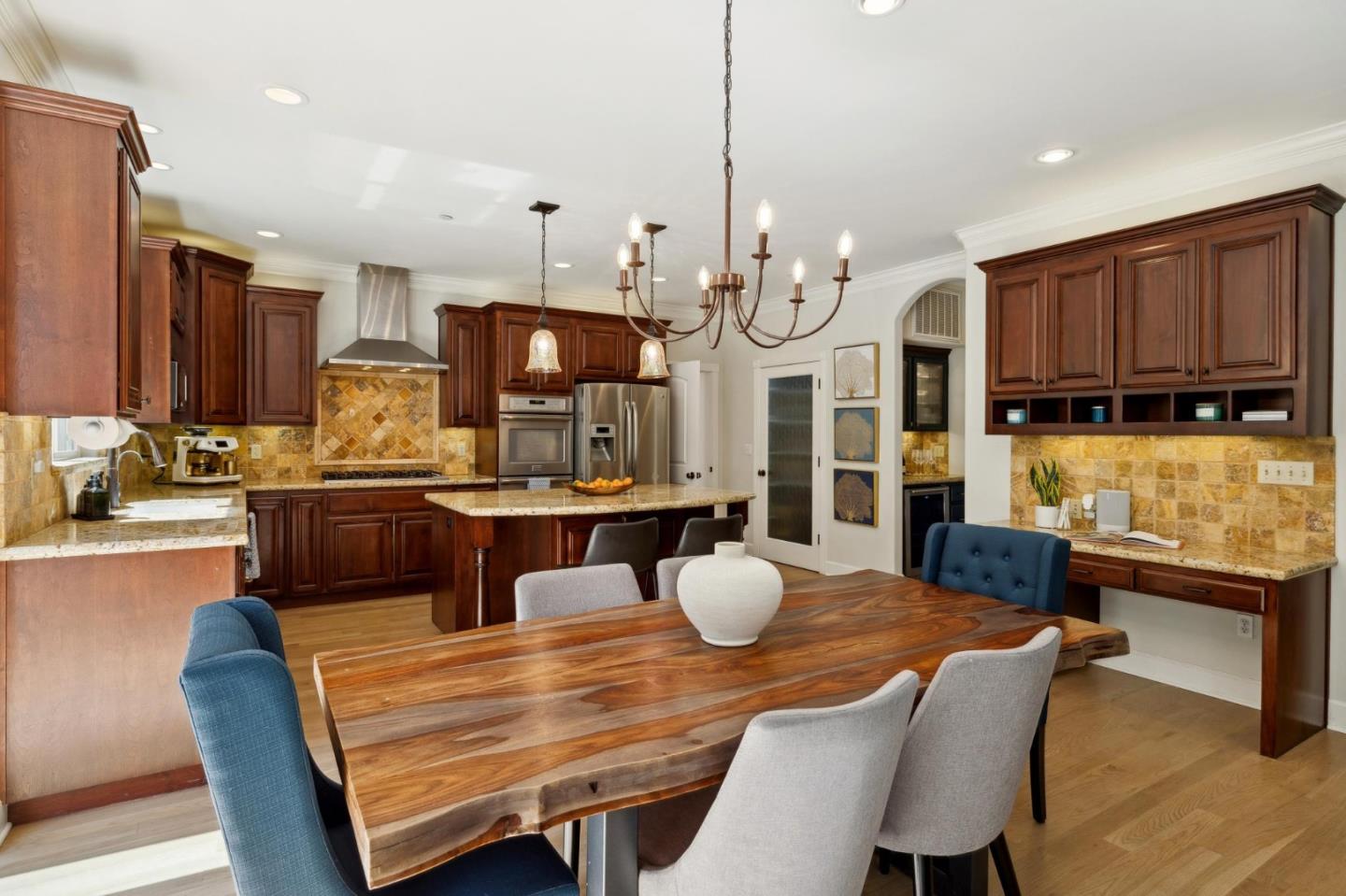 111 Falcon Ridge RD