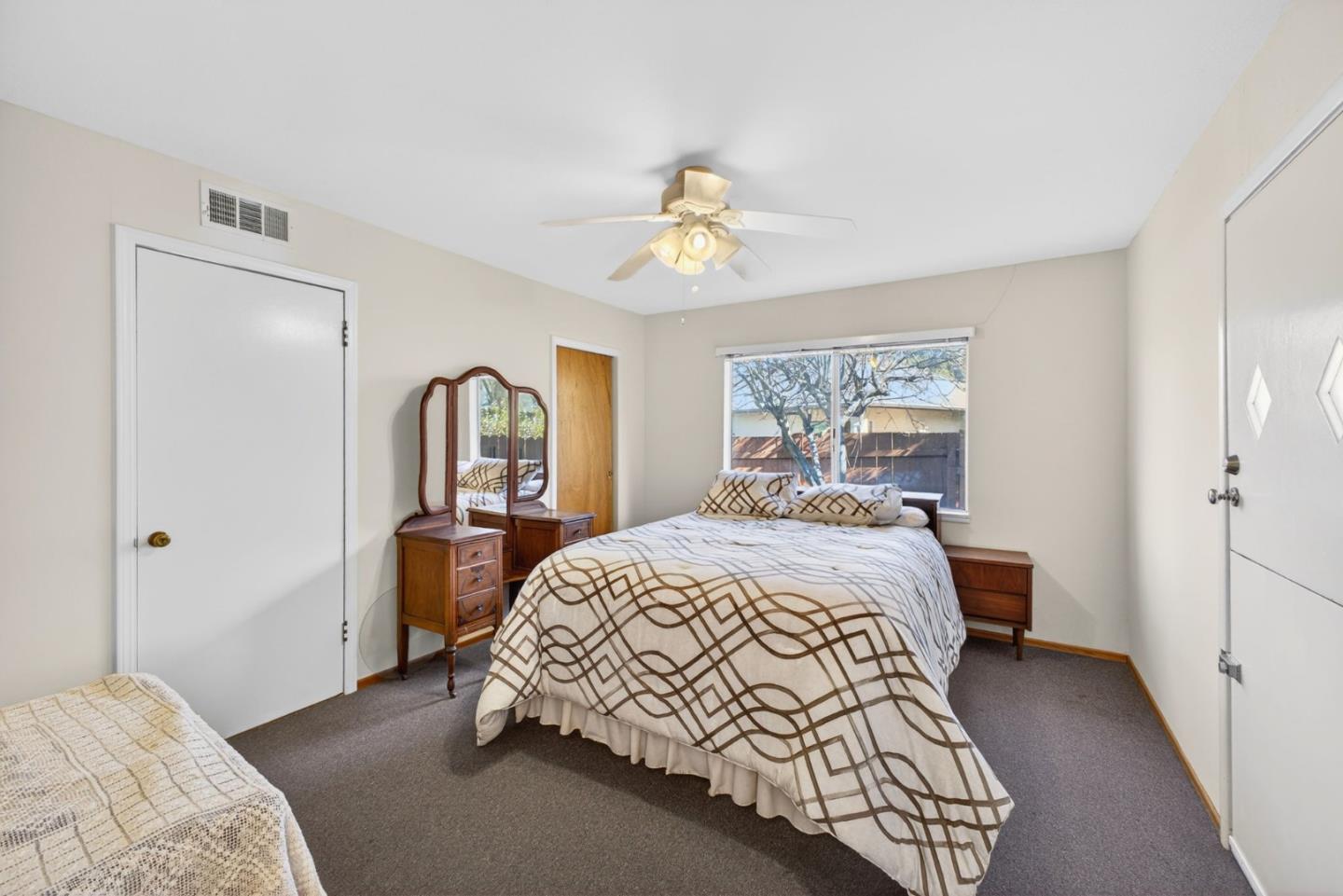 16000 Blossom Hill Road