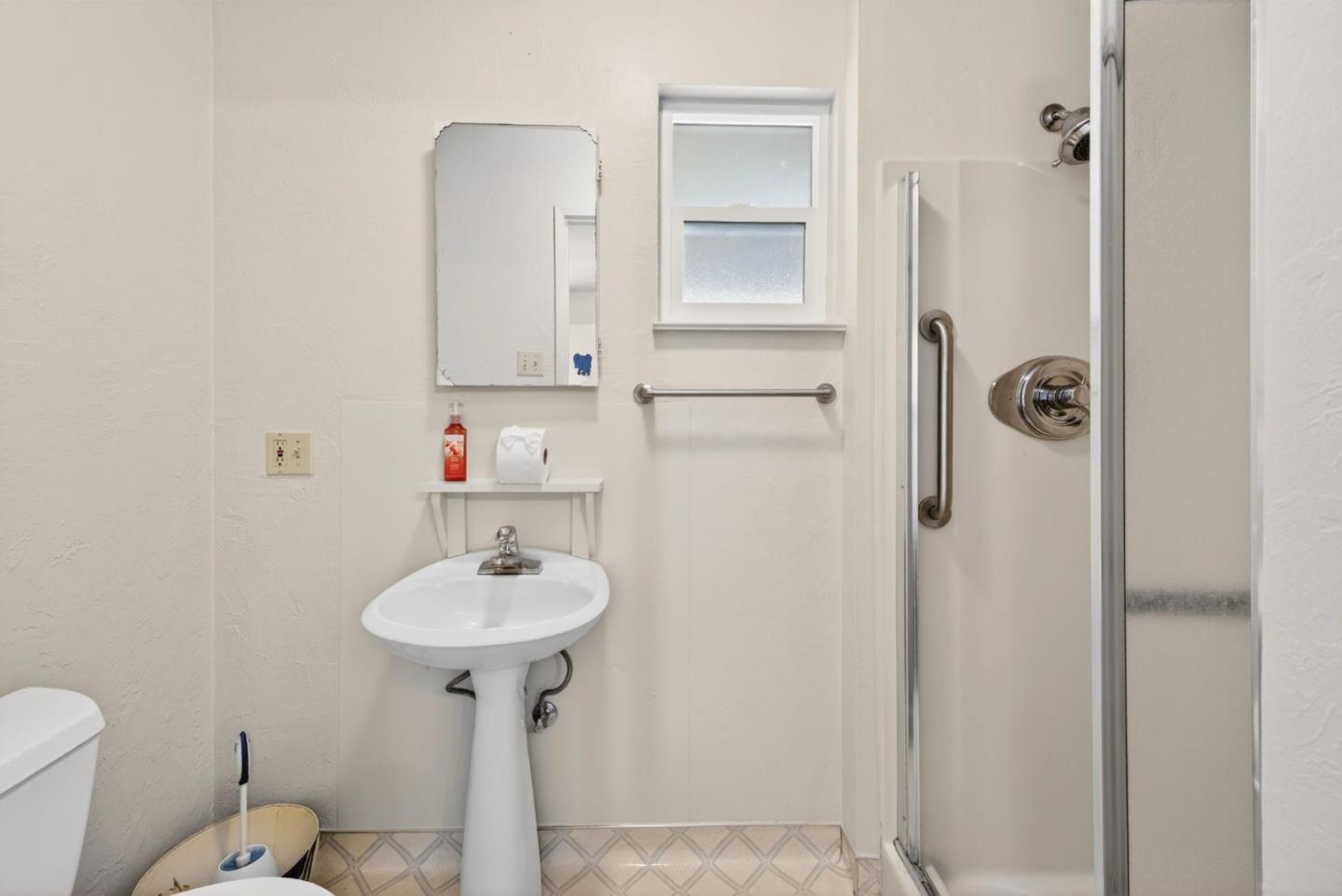 16000 Blossom Hill Road