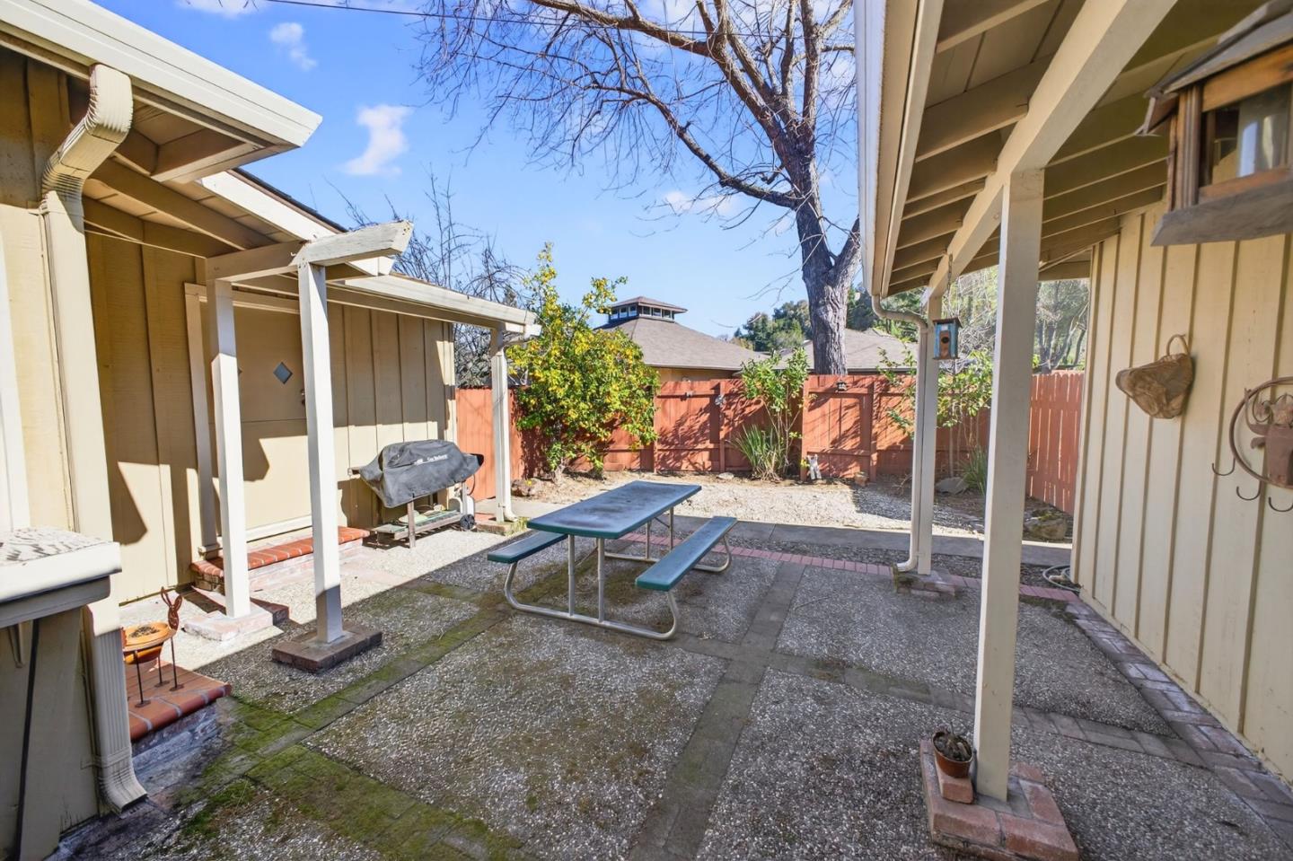 16000 Blossom Hill Road