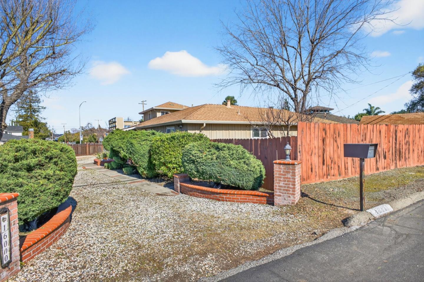 16000 Blossom Hill Road