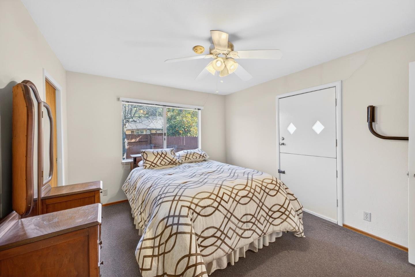 16000 Blossom Hill Road