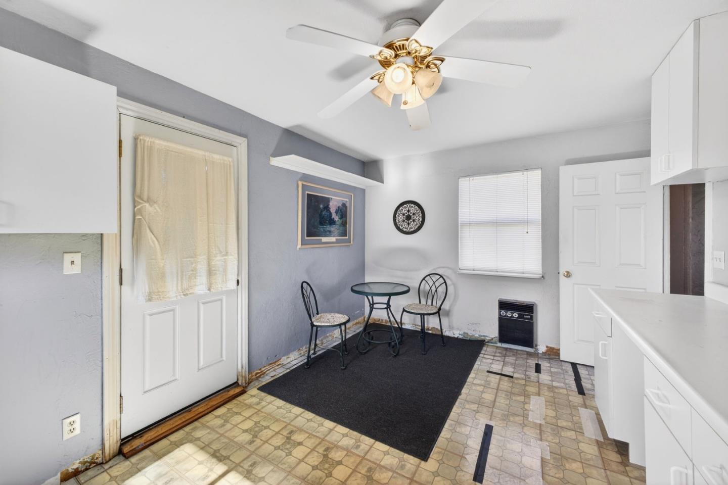 16000 Blossom Hill Road