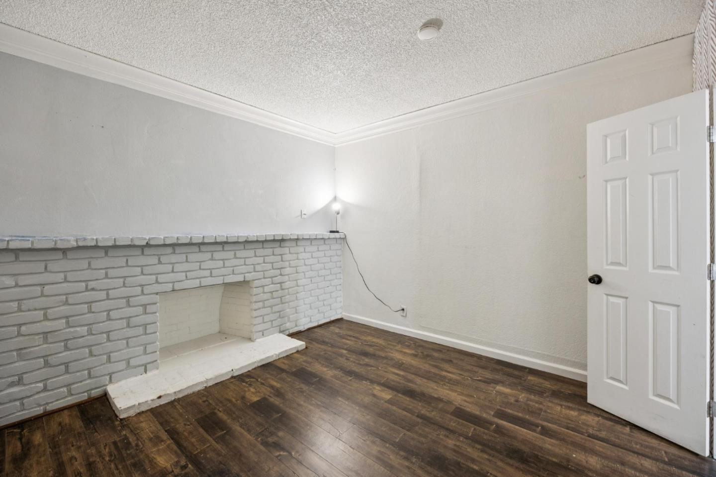1511 Chabot Way