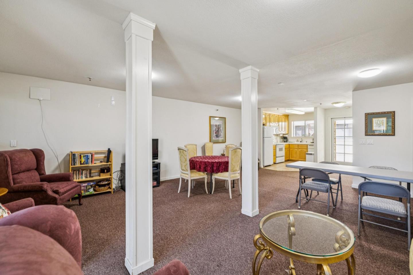 576 West Parr Avenue 32