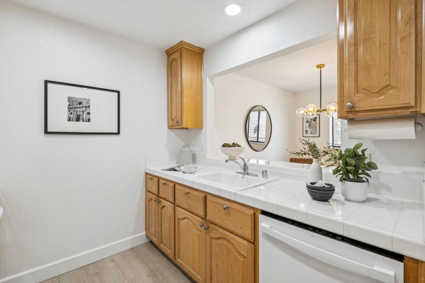 576 West Parr Avenue 32