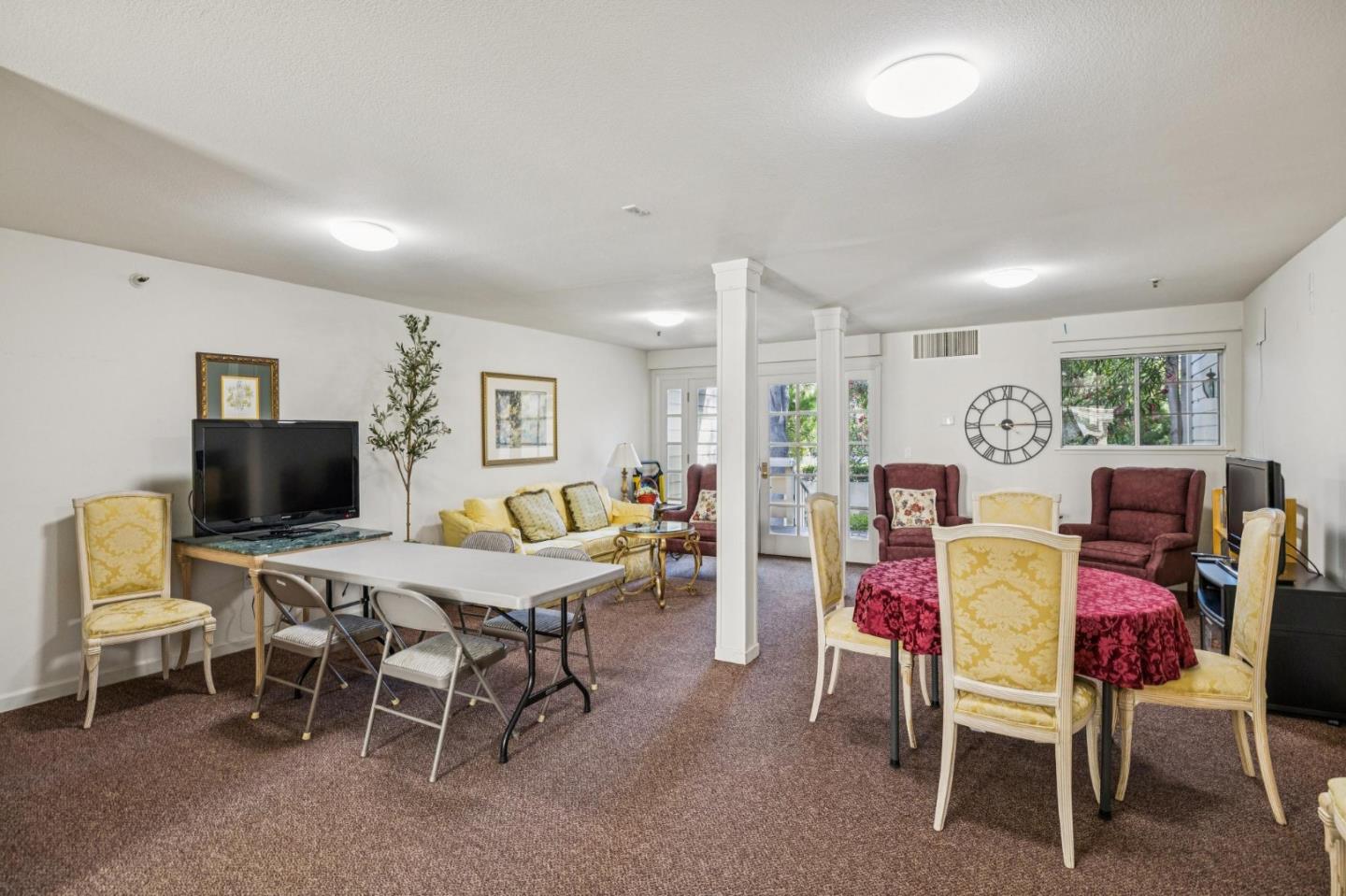 576 West Parr Avenue 32