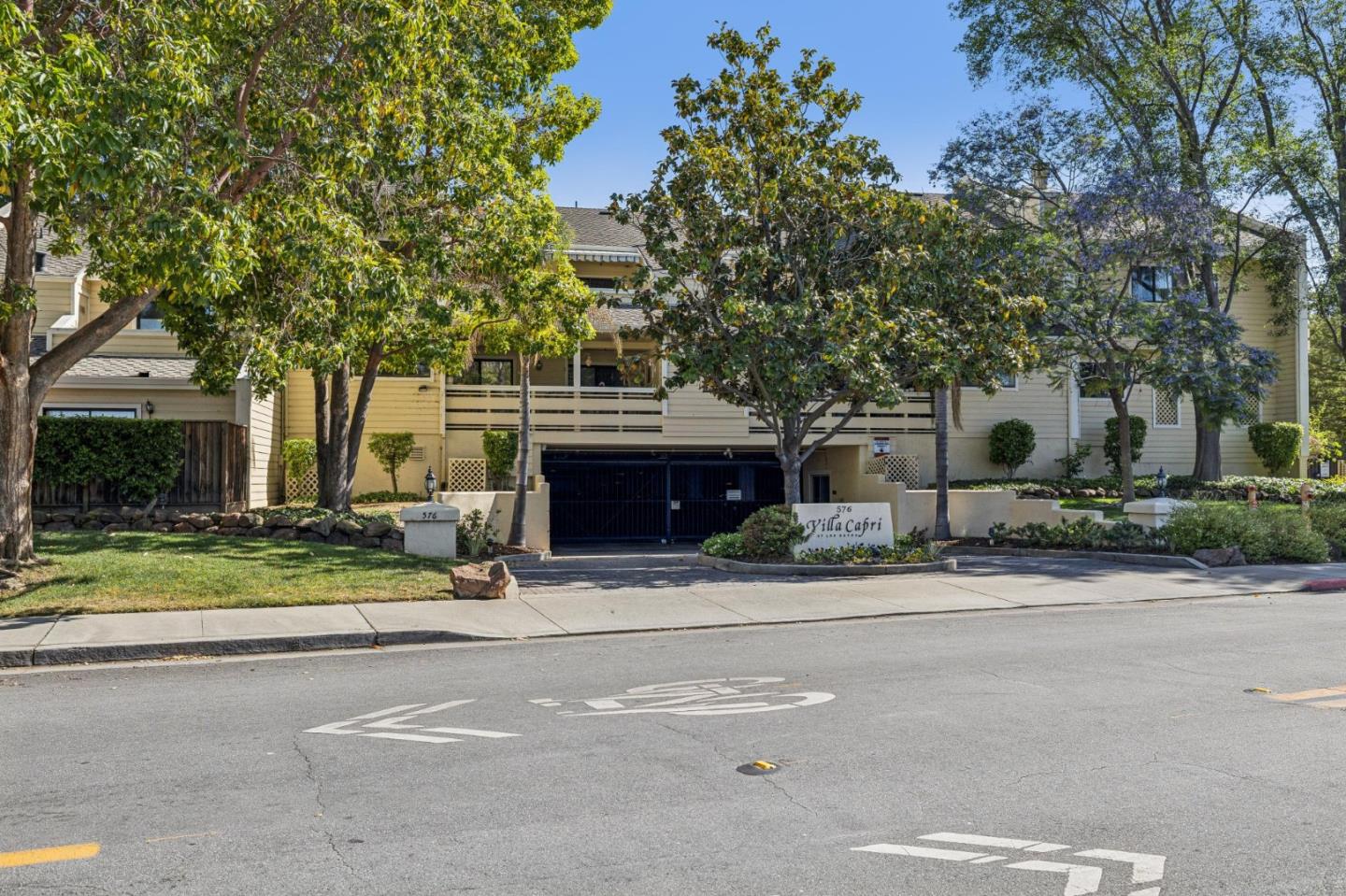 576 West Parr Avenue 32