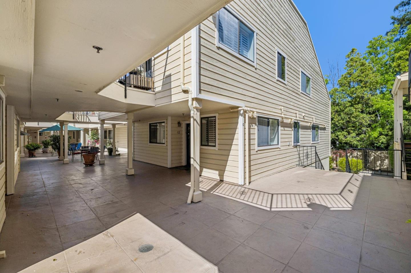 576 West Parr Avenue 32