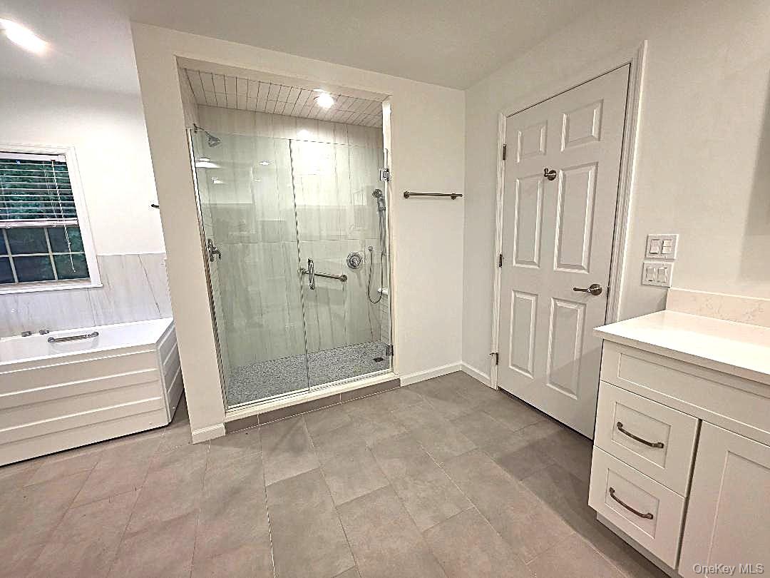 1661 Old Country Road Unit: 516