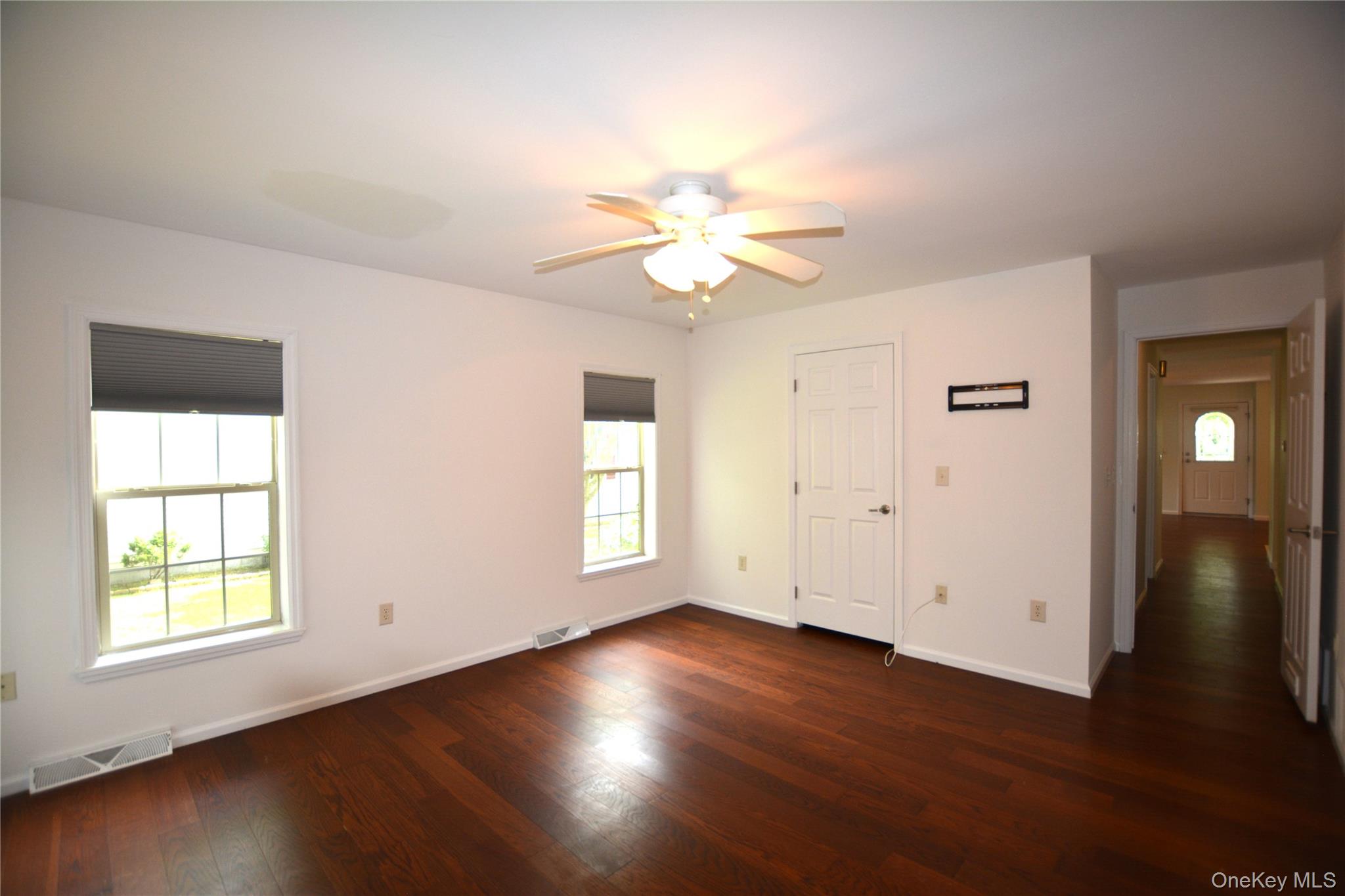 1661 Old Country Road Unit: 516
