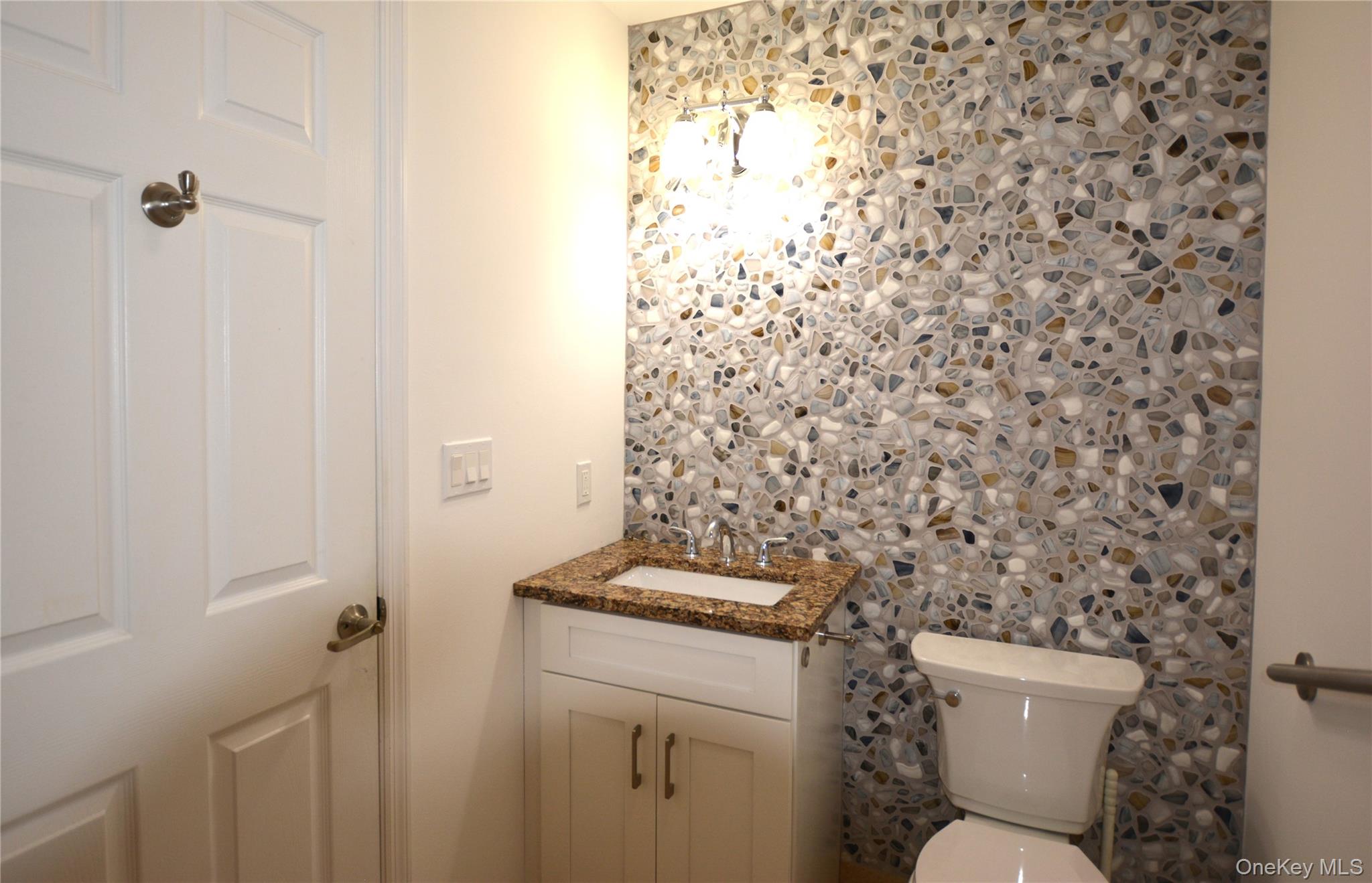 1661 Old Country Road Unit: 516