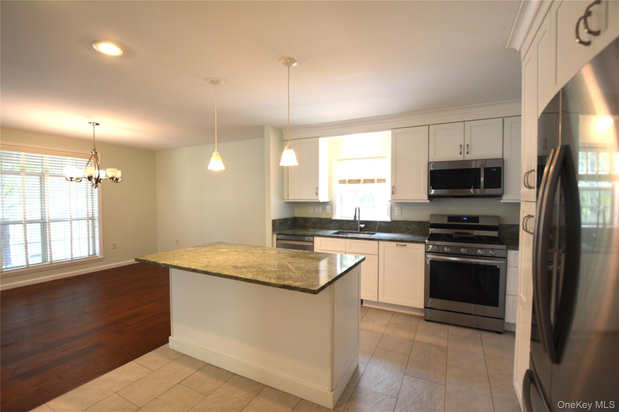 1661 Old Country Road Unit: 516