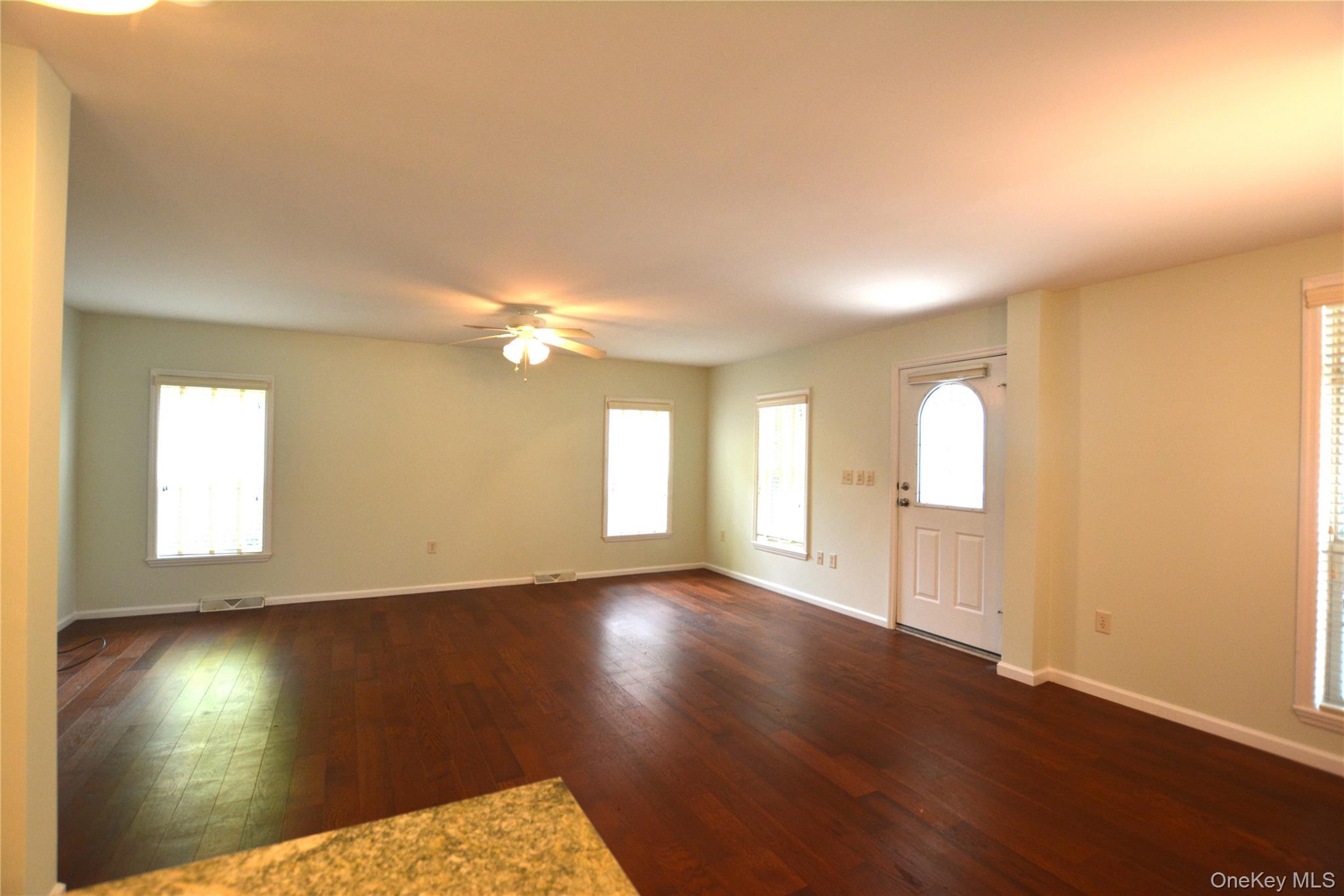 1661 Old Country Road Unit: 516