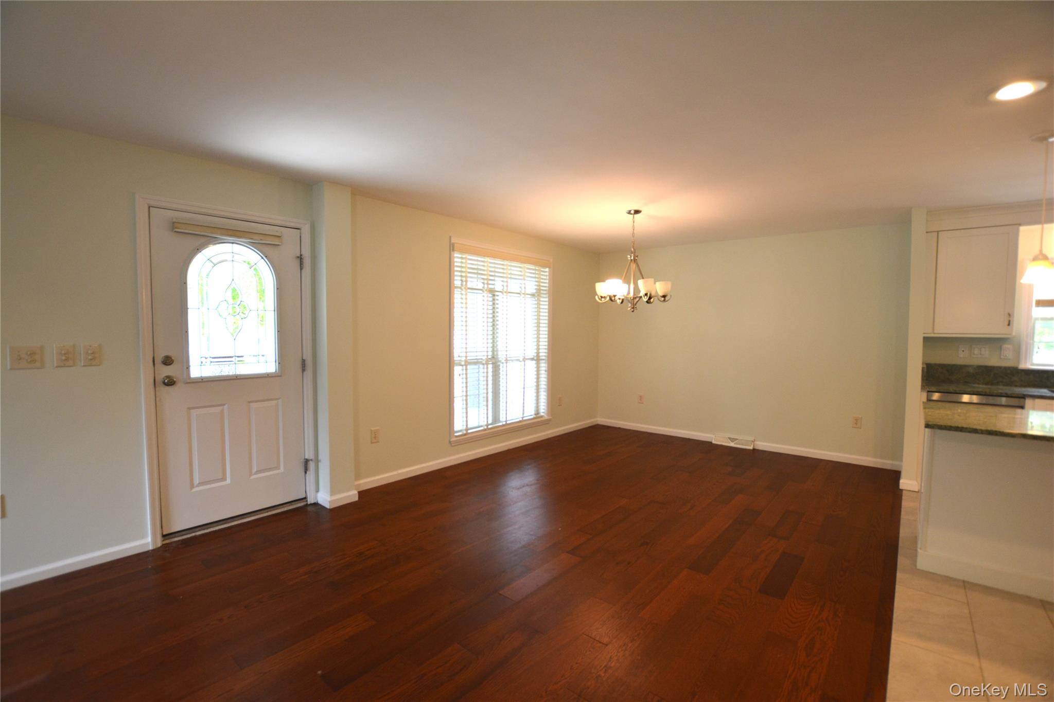 1661 Old Country Road Unit: 516