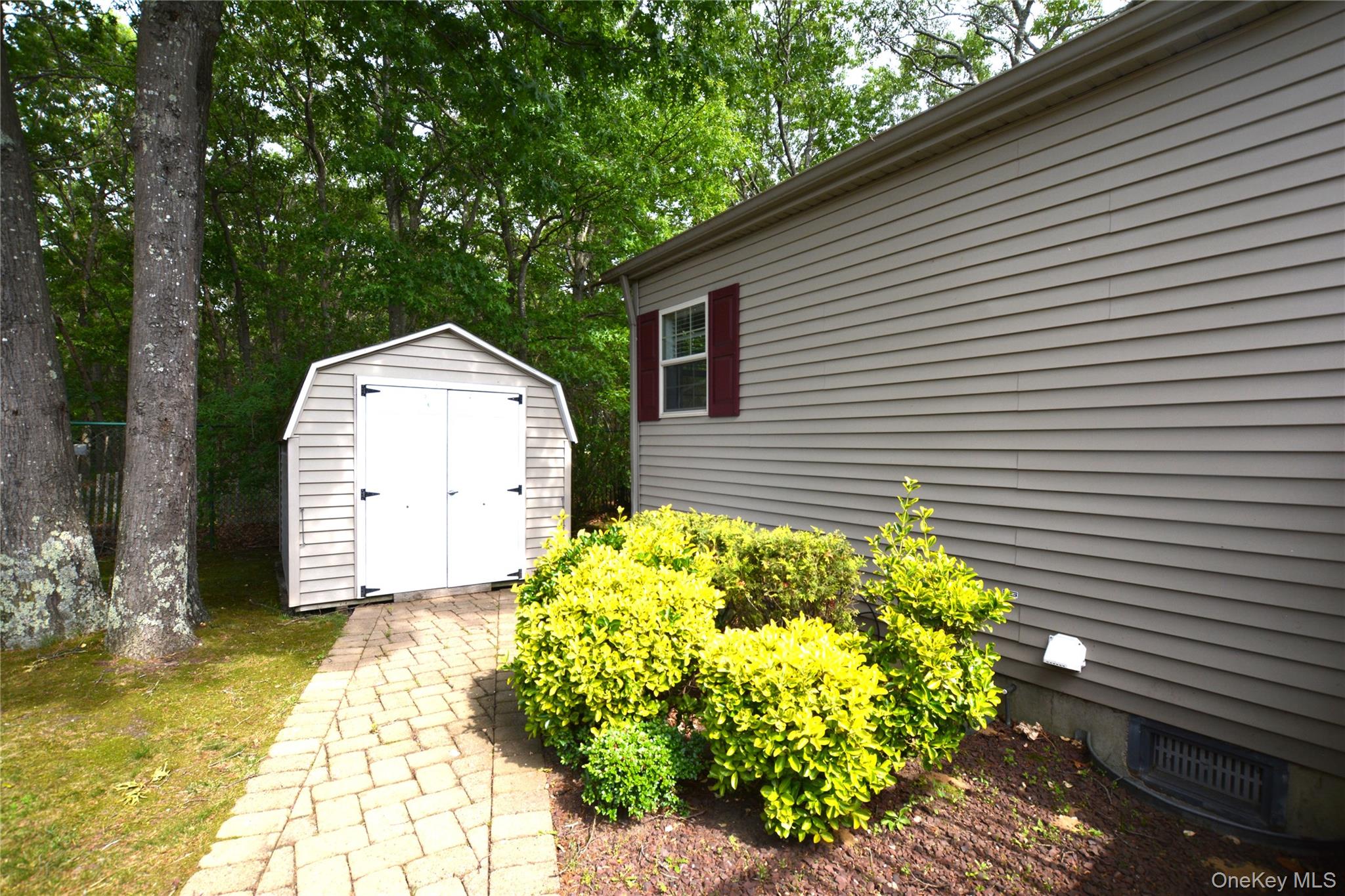 1661 Old Country Road Unit: 516