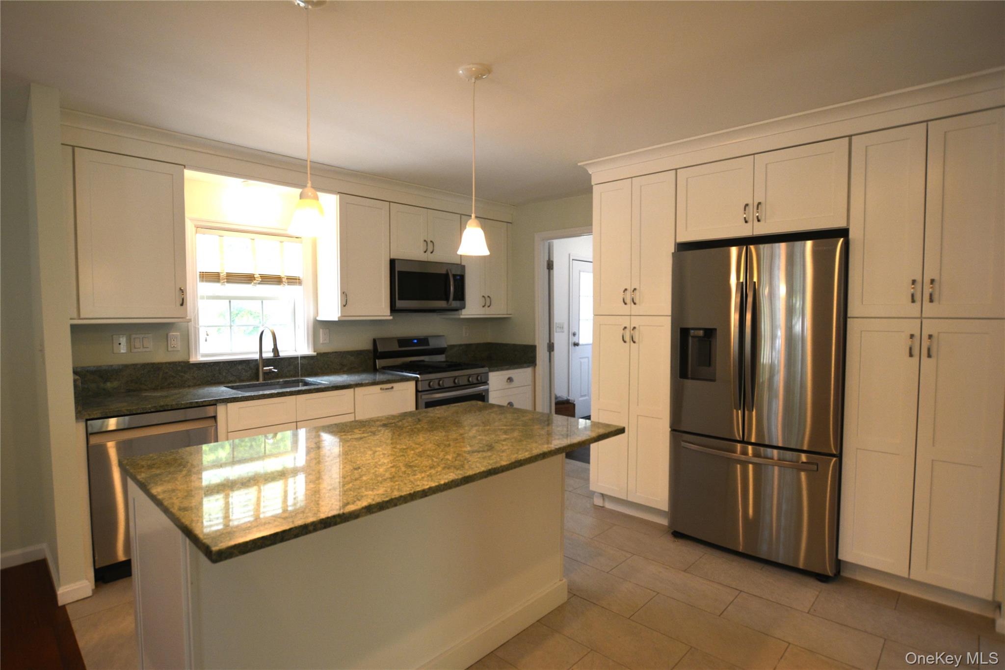 1661 Old Country Road Unit: 516