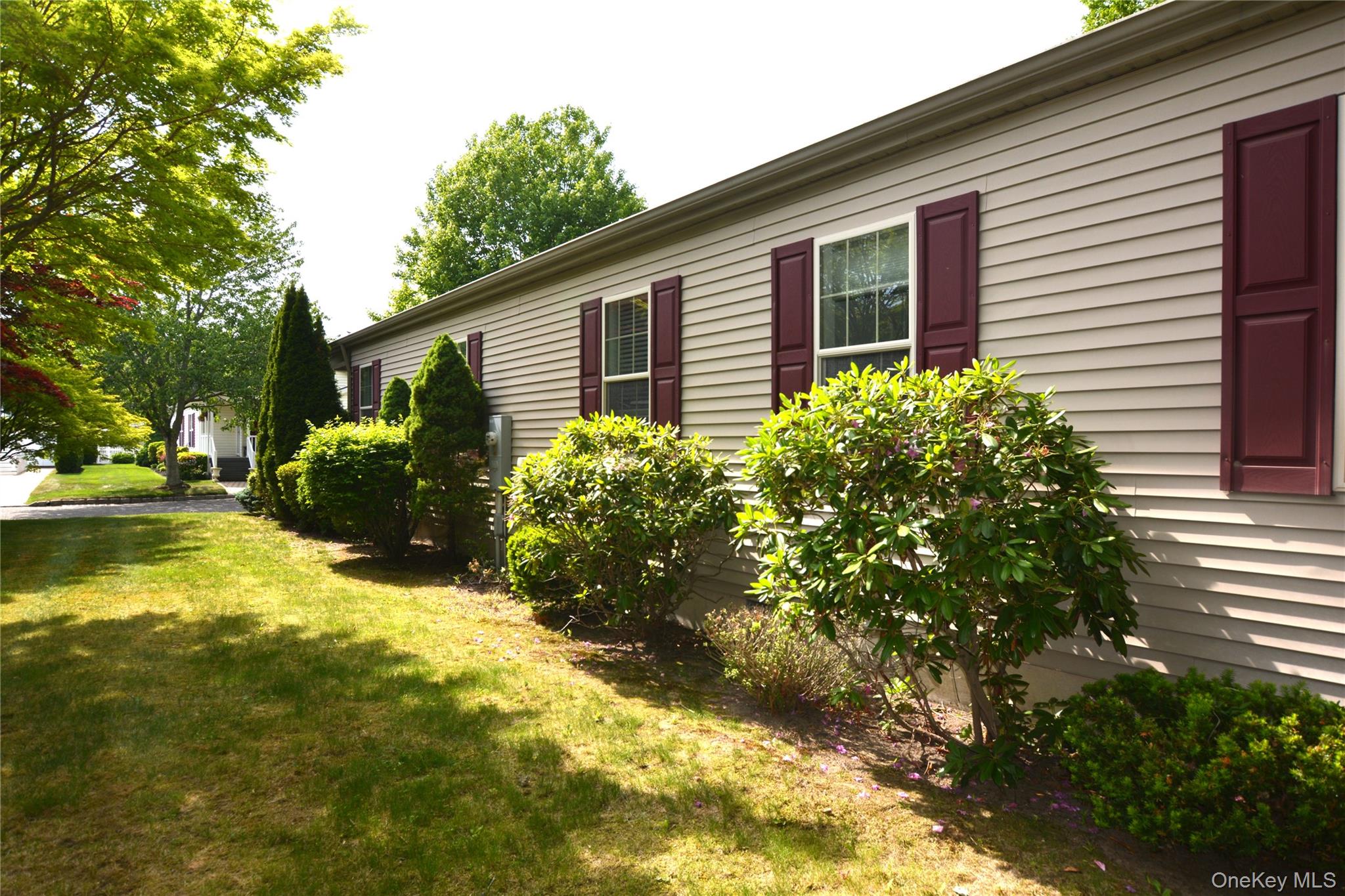 1661 Old Country Road Unit: 516
