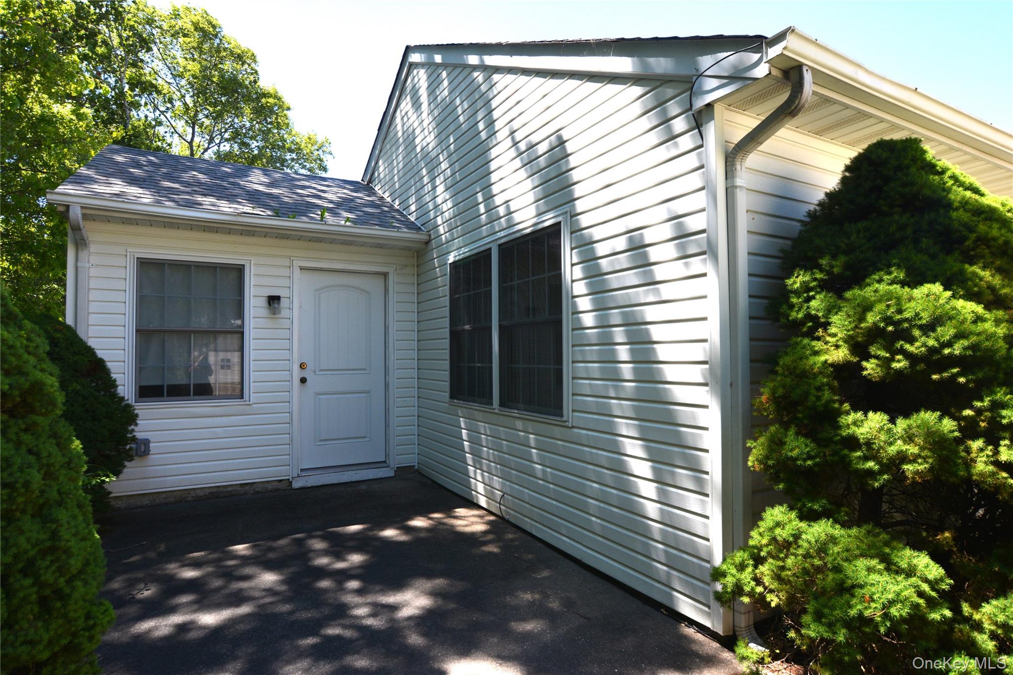 5190 Village Circle E
