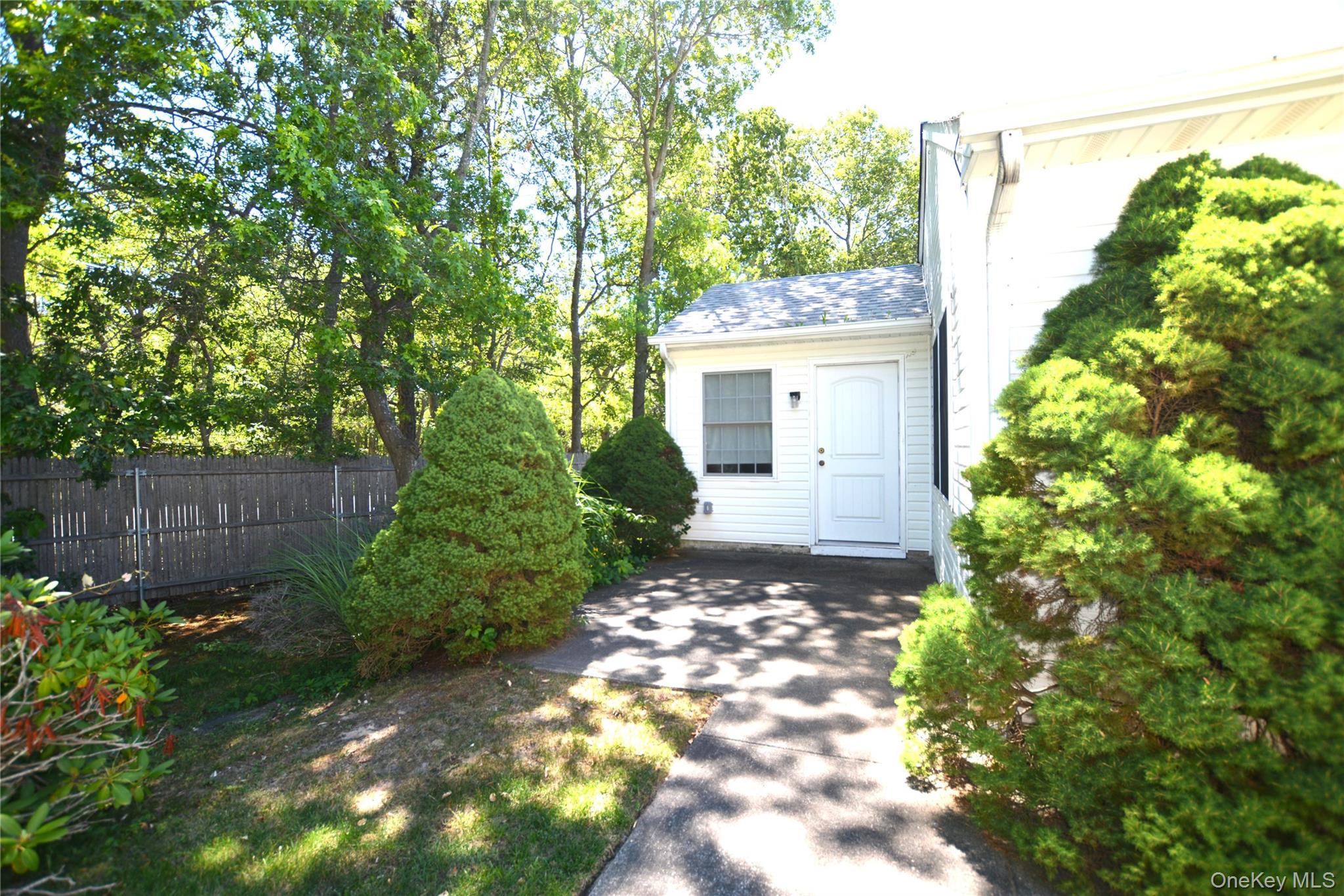 5190 Village Circle E