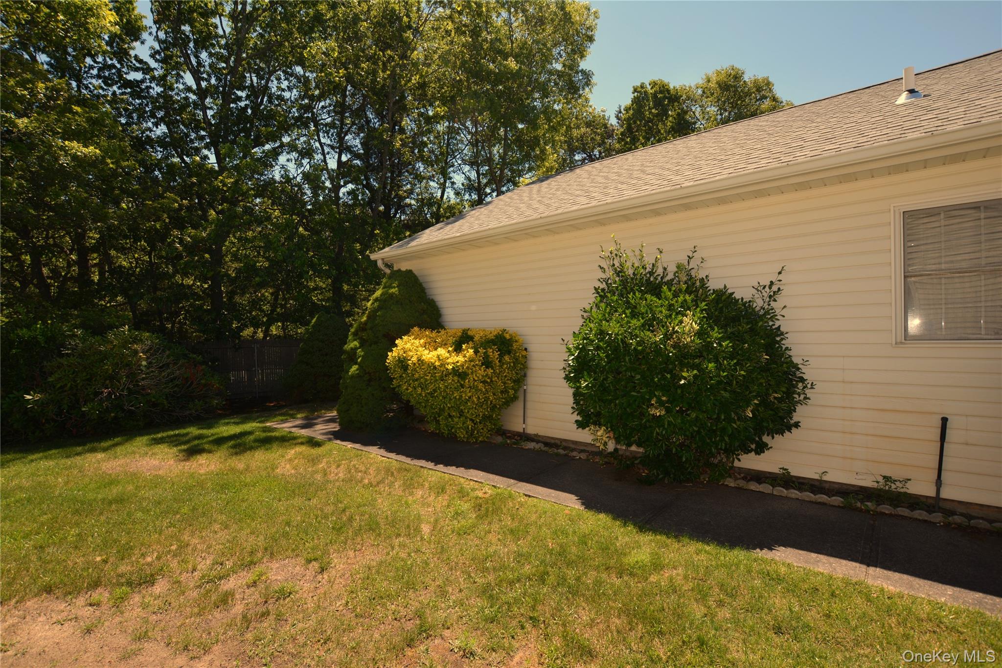 5190 Village Circle E