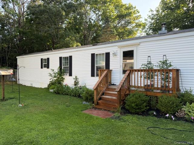 1538 Speonk Riverhead Road Unit: 7 Circle Drive