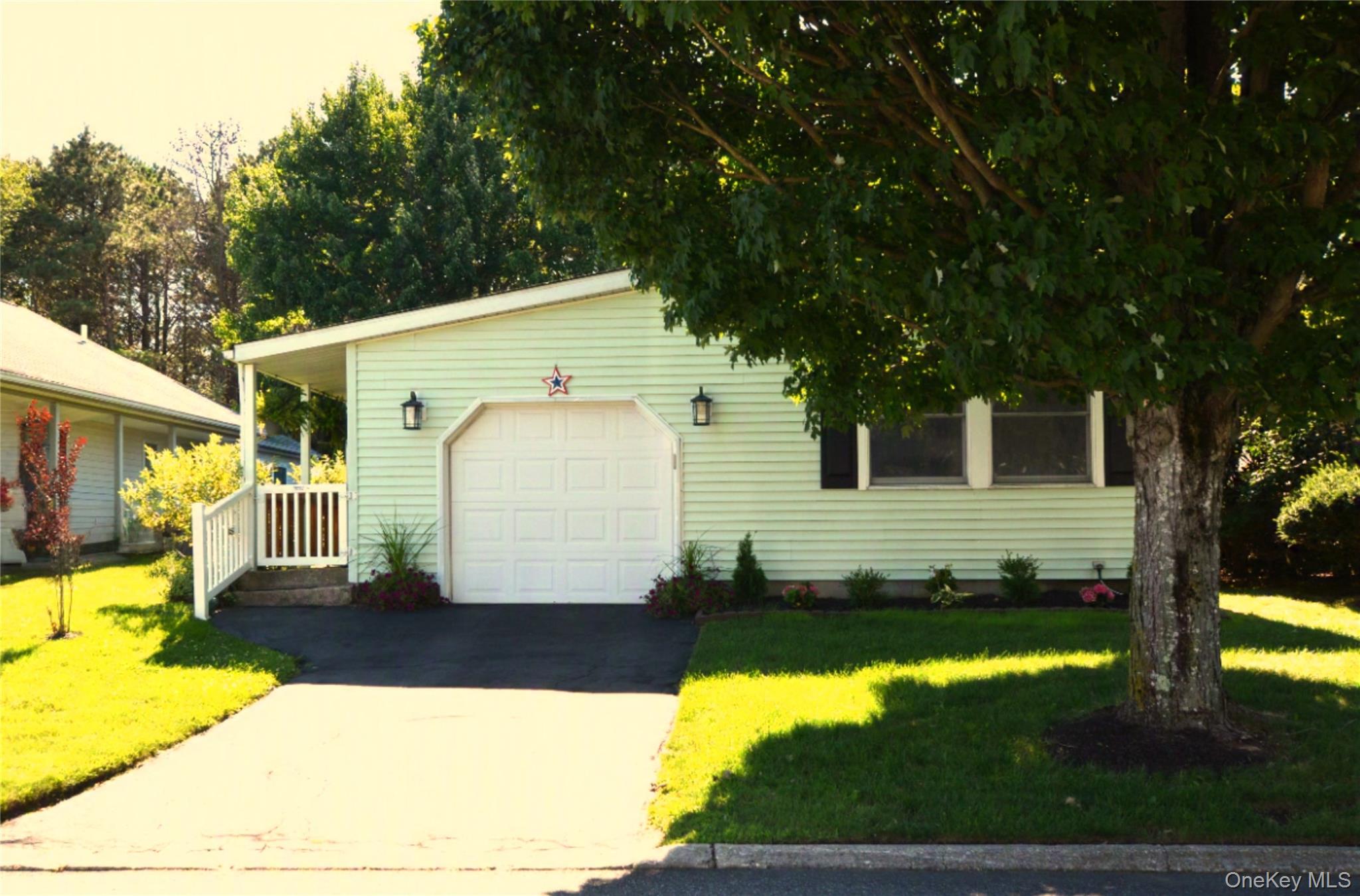 105 W Village Circle Unit: 105