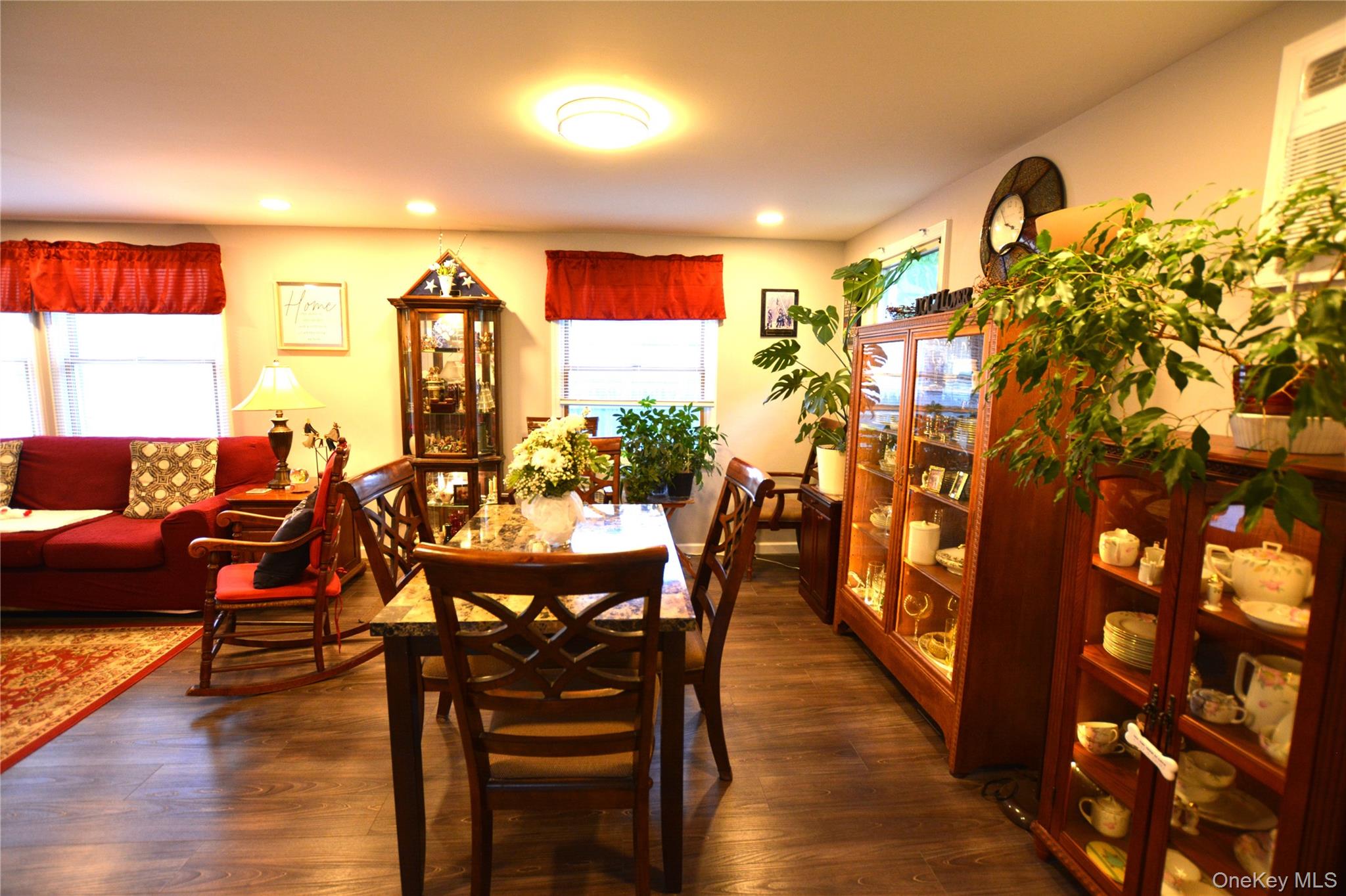 105 W Village Circle Unit: 105