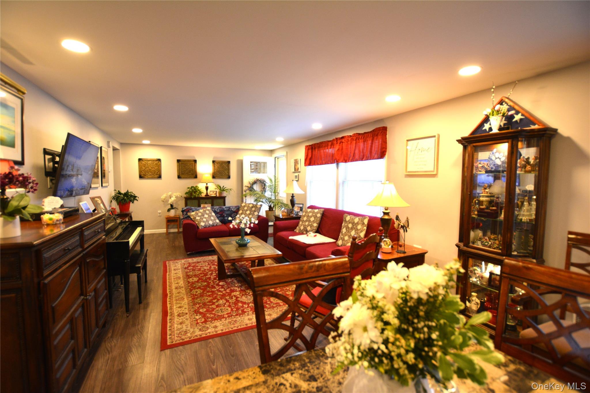 105 W Village Circle Unit: 105