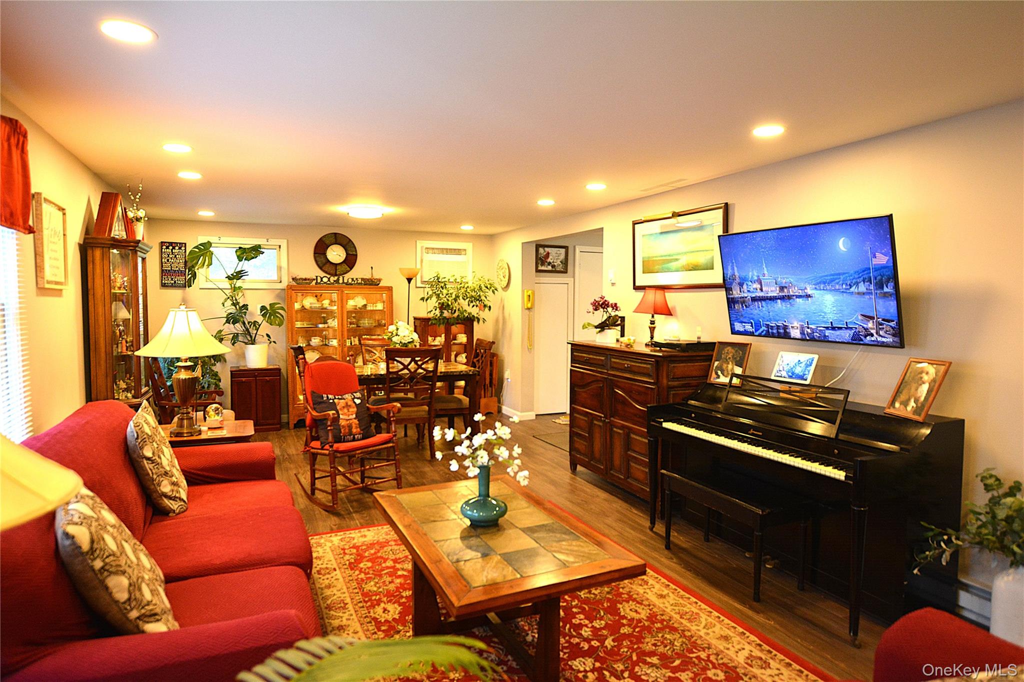 105 W Village Circle Unit: 105