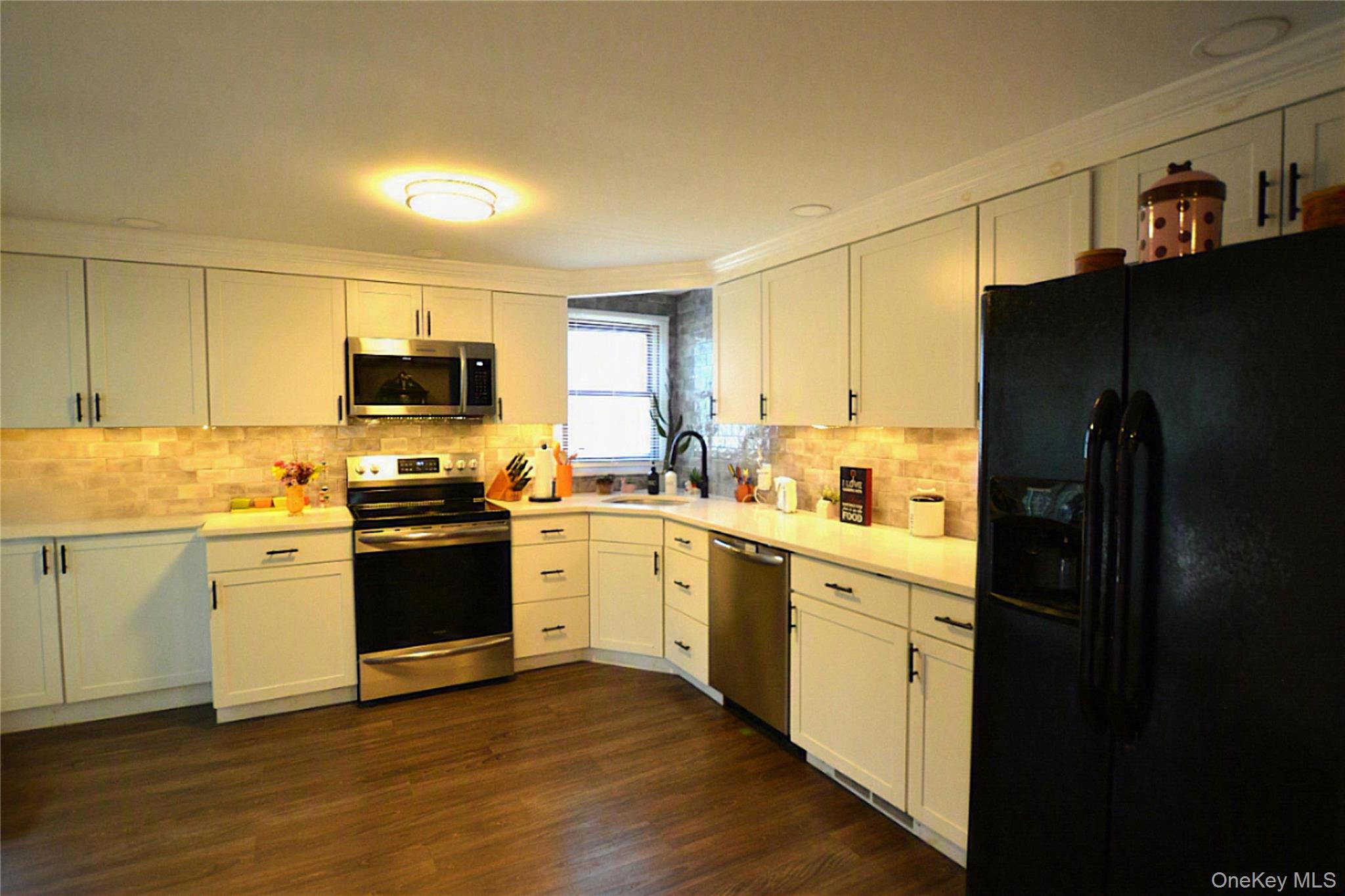 105 W Village Circle Unit: 105