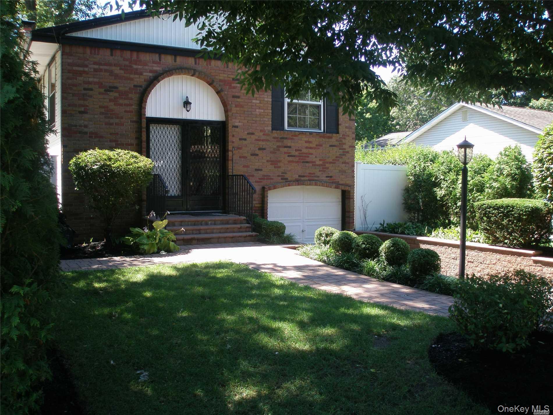 4924 Express Dr South