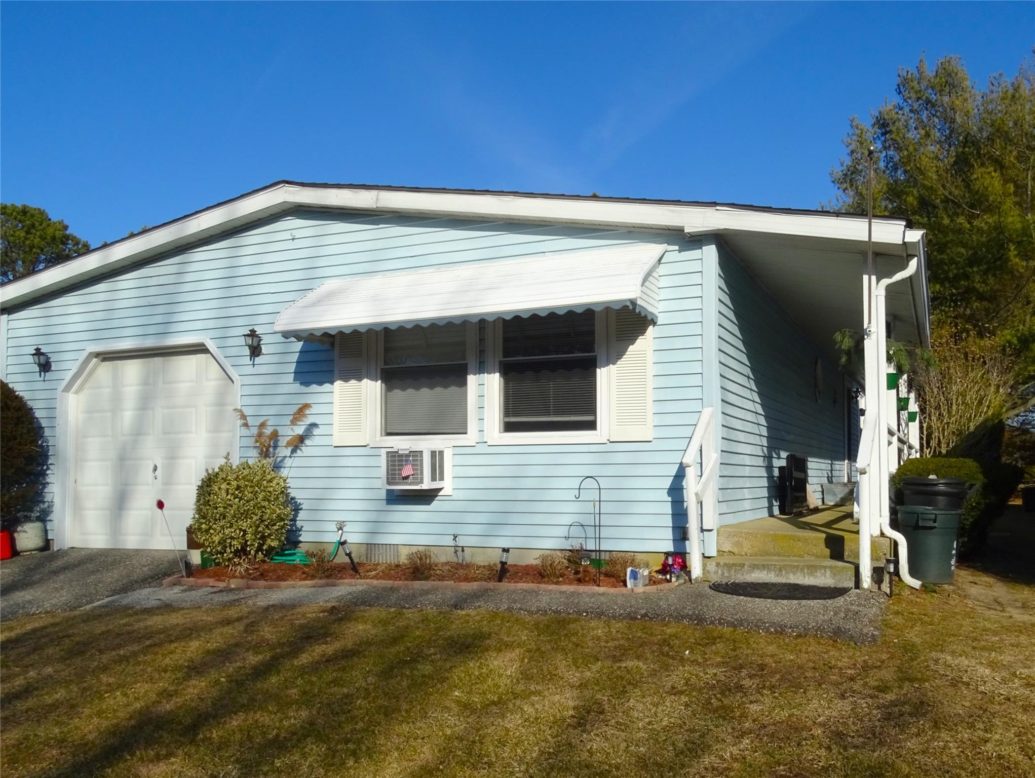 110 Village Circle W