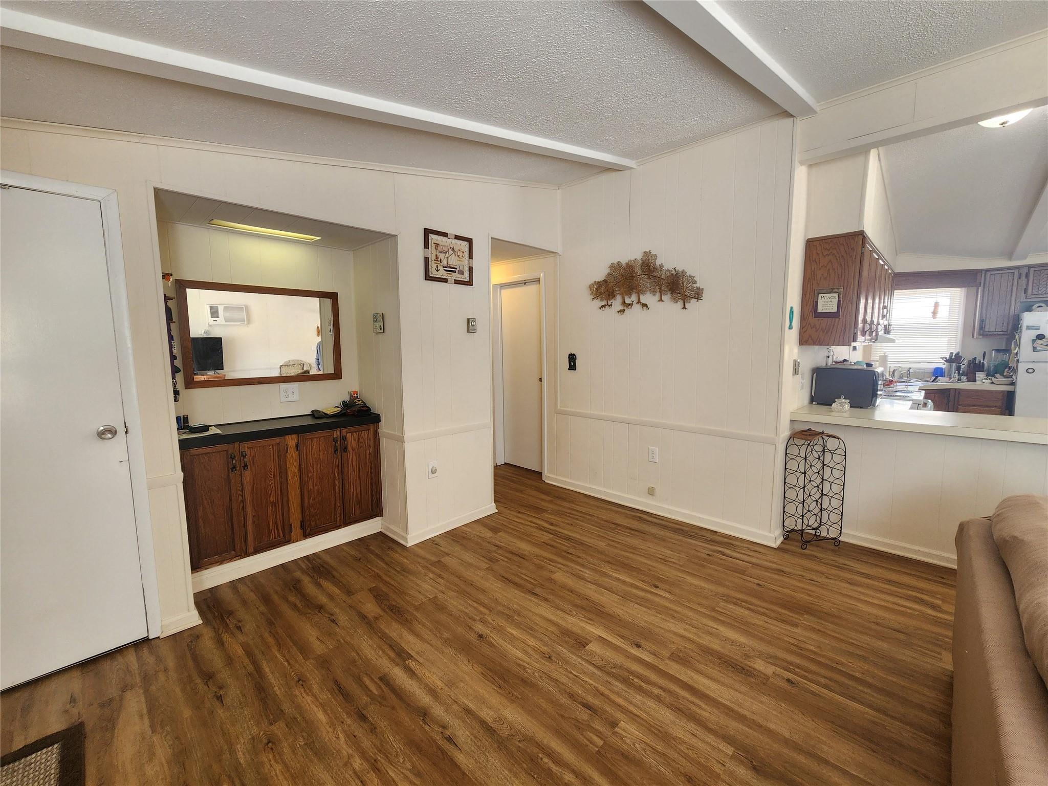 110 Village Circle W