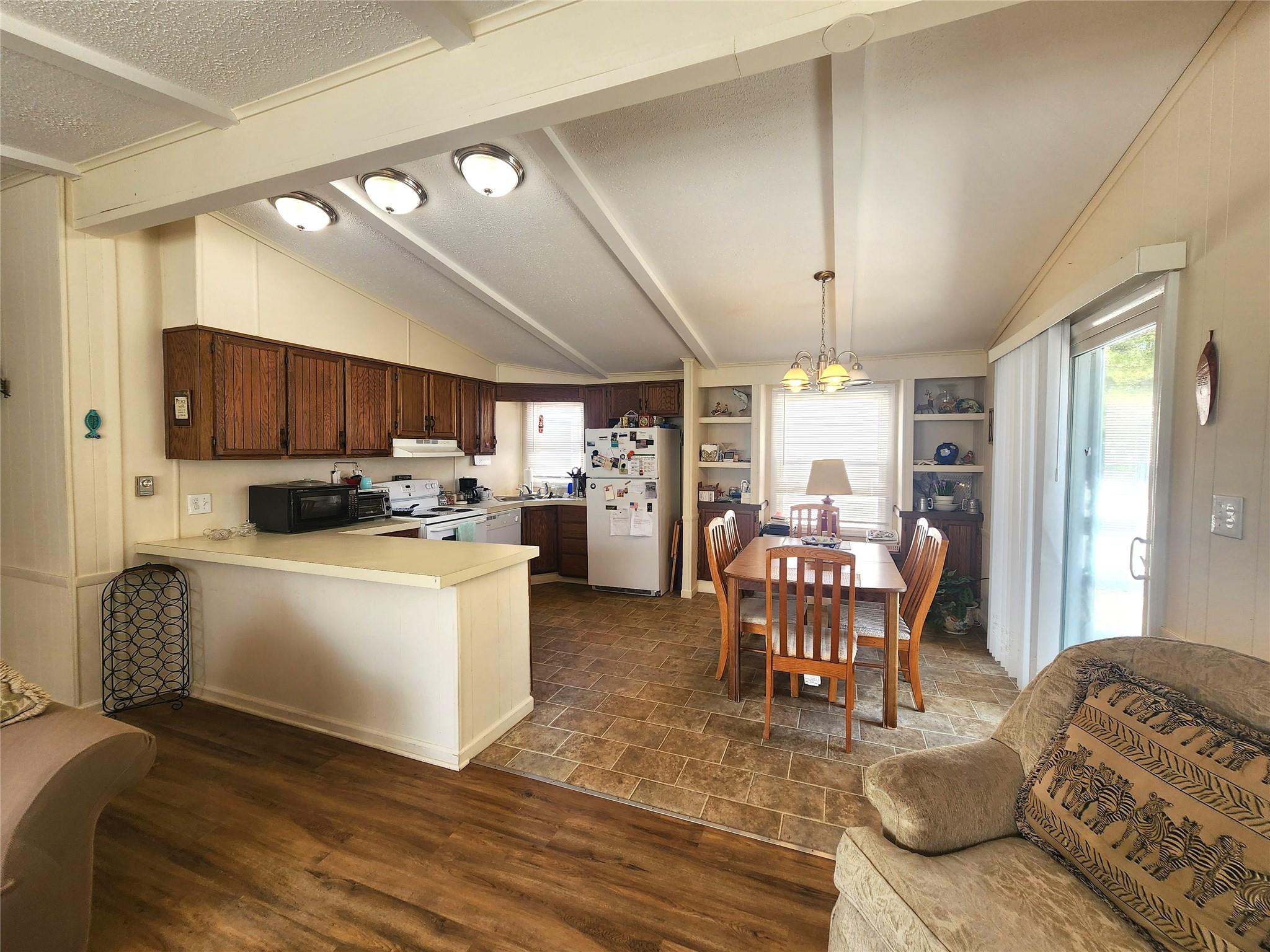 110 Village Circle W