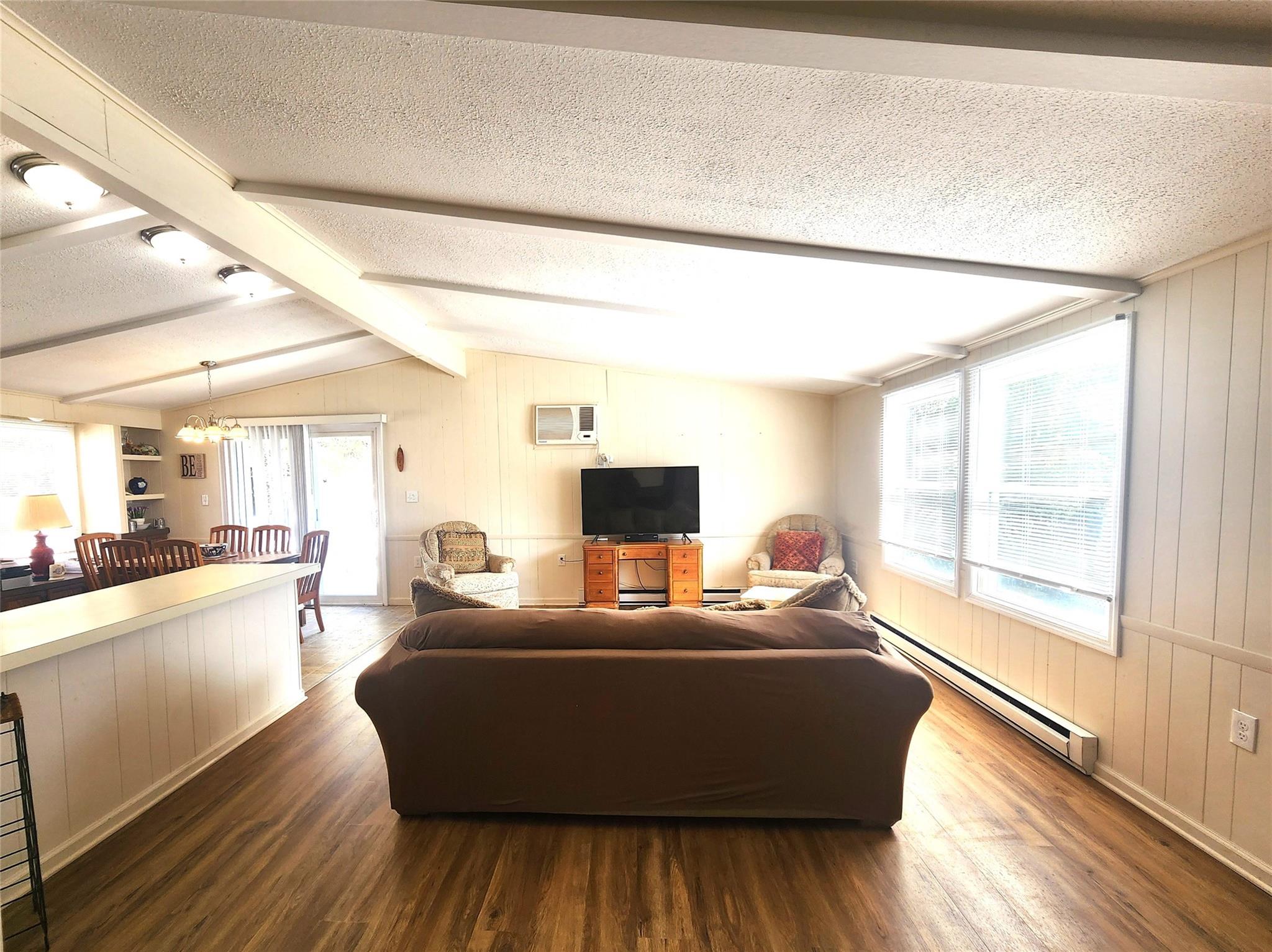 110 Village Circle W