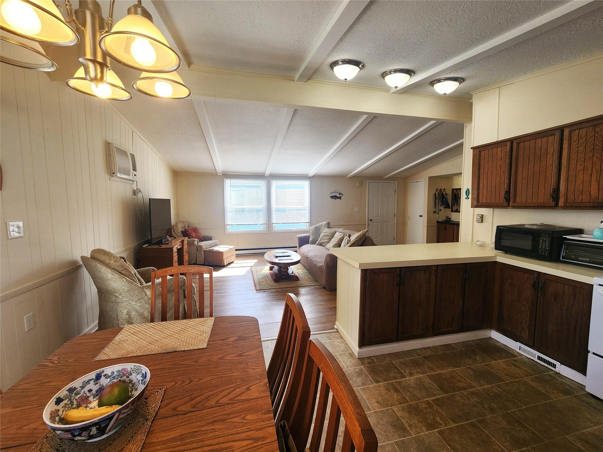 110 Village Circle W
