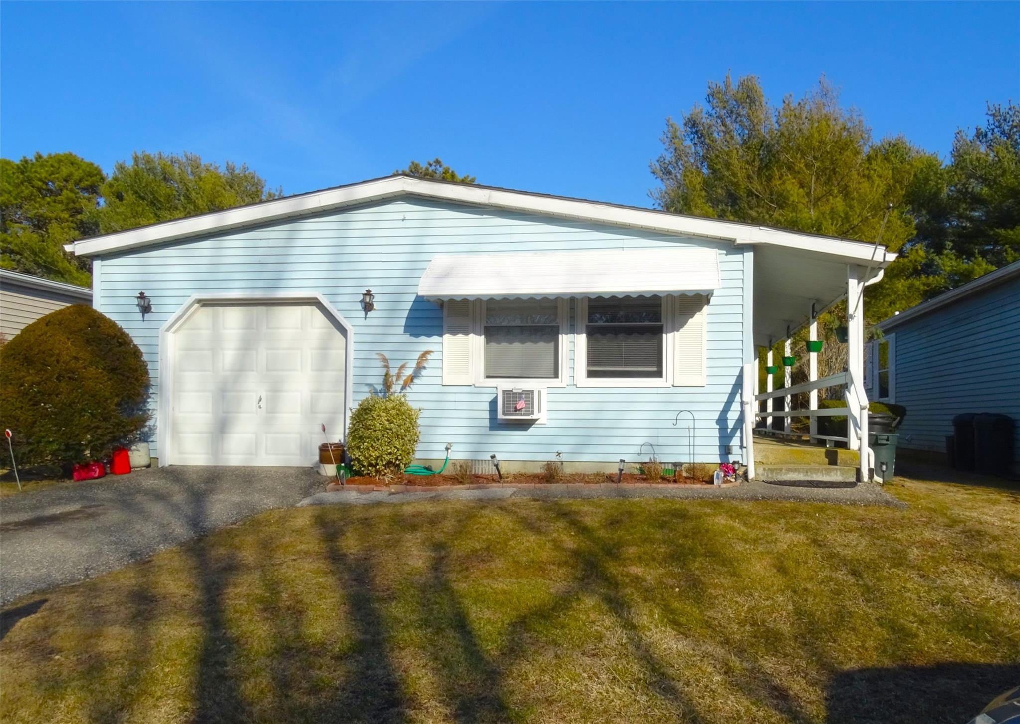 110 Village Circle W