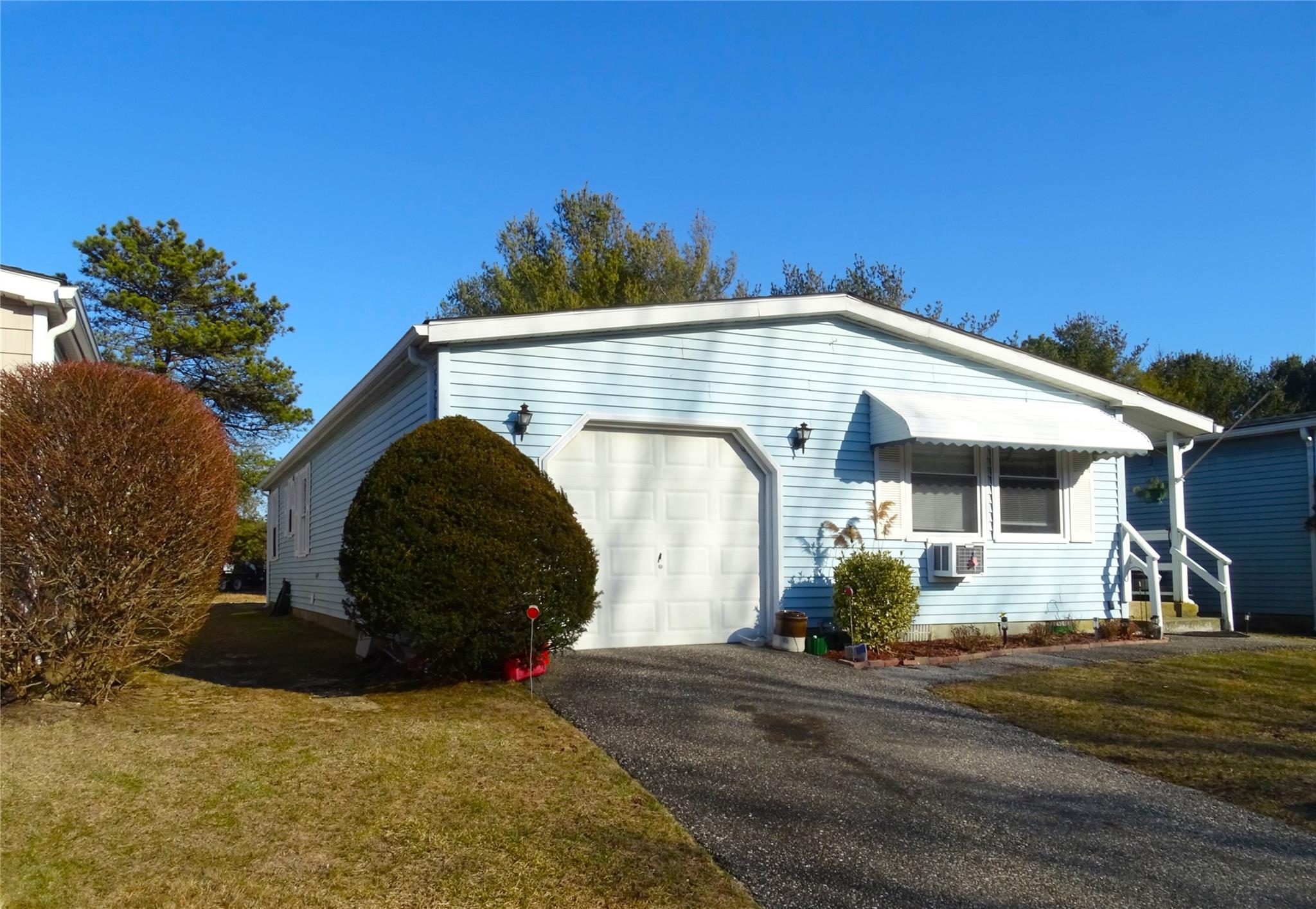 110 Village Circle W