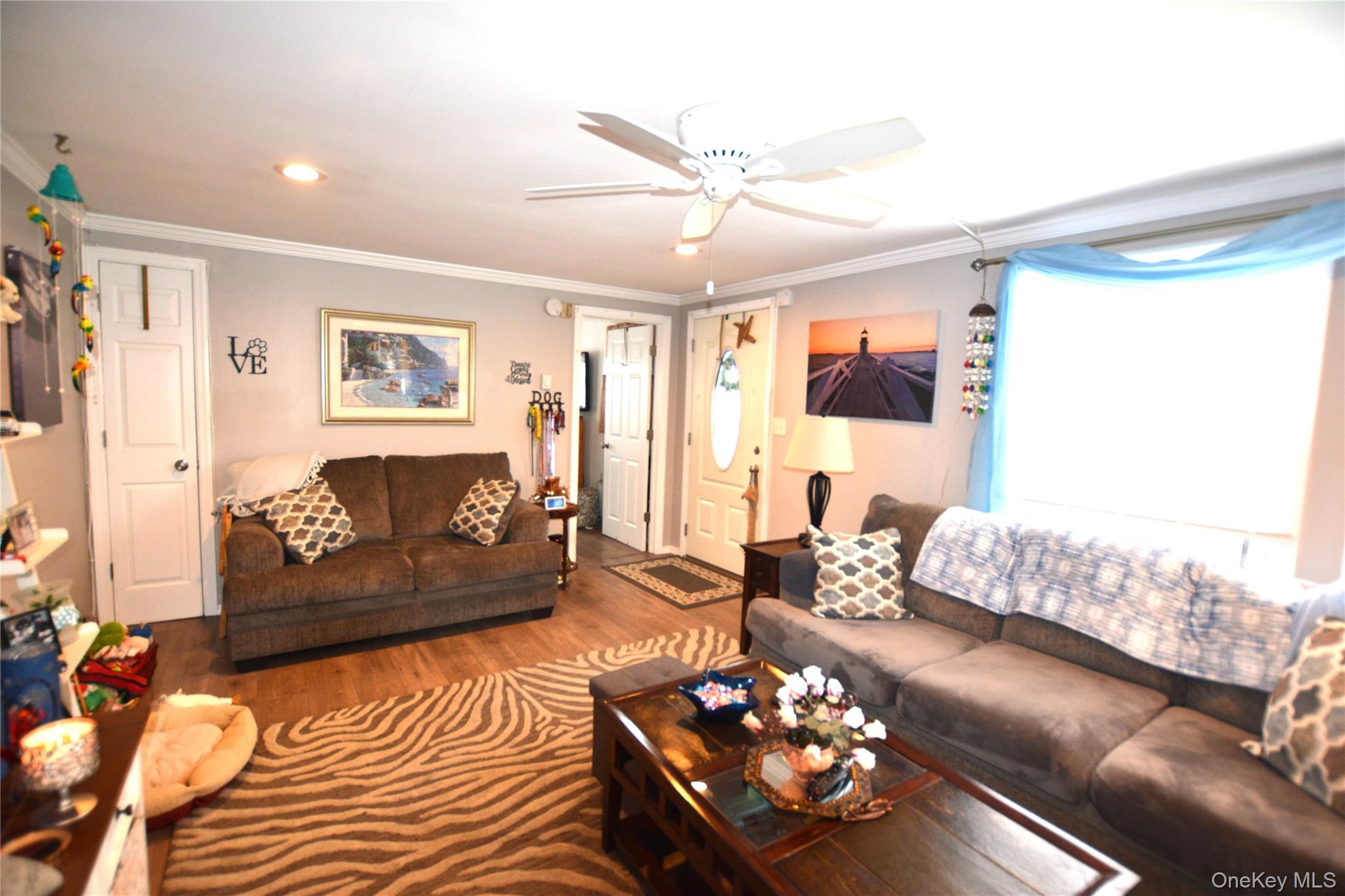 77 Village Circle W