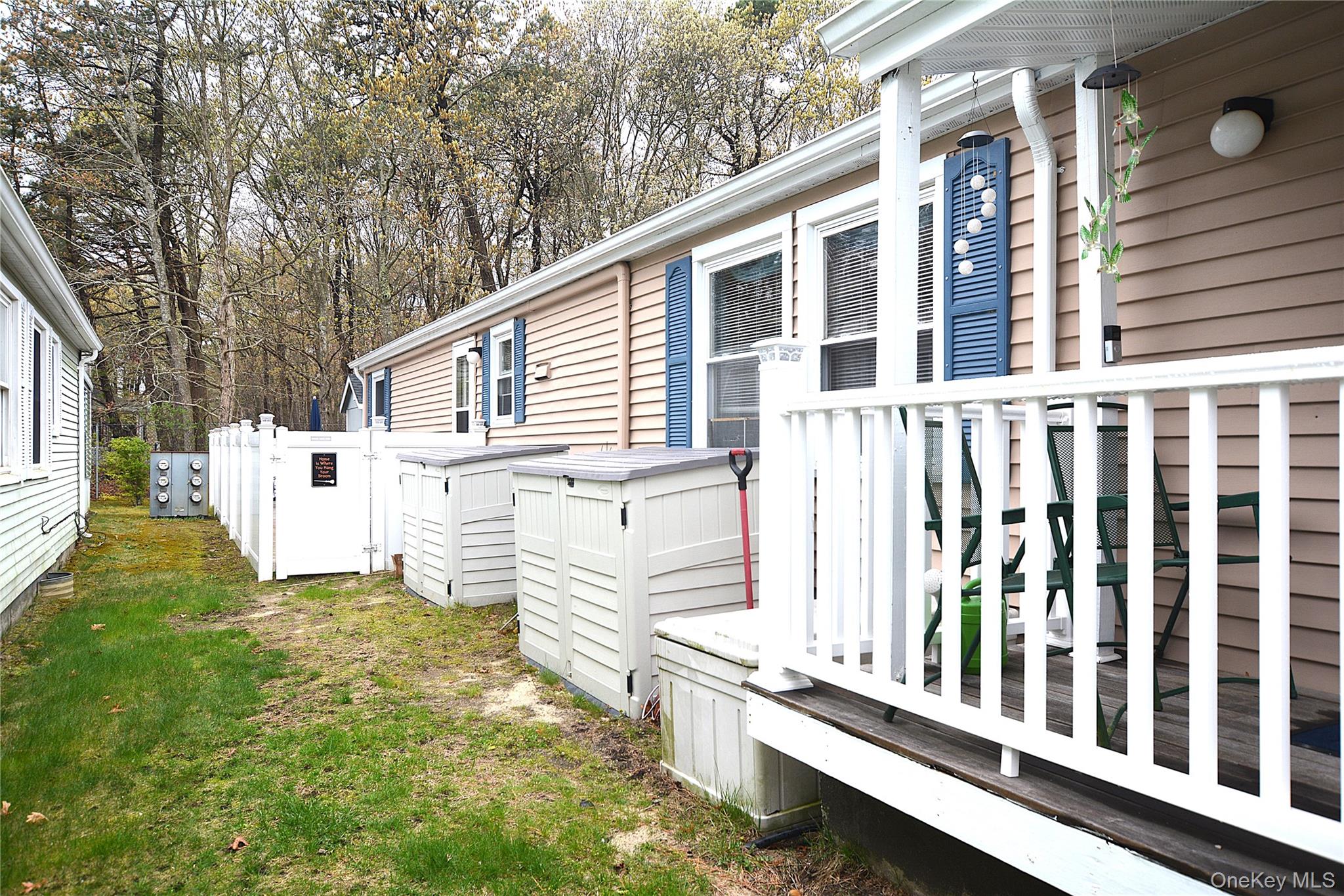 77 Village Circle W