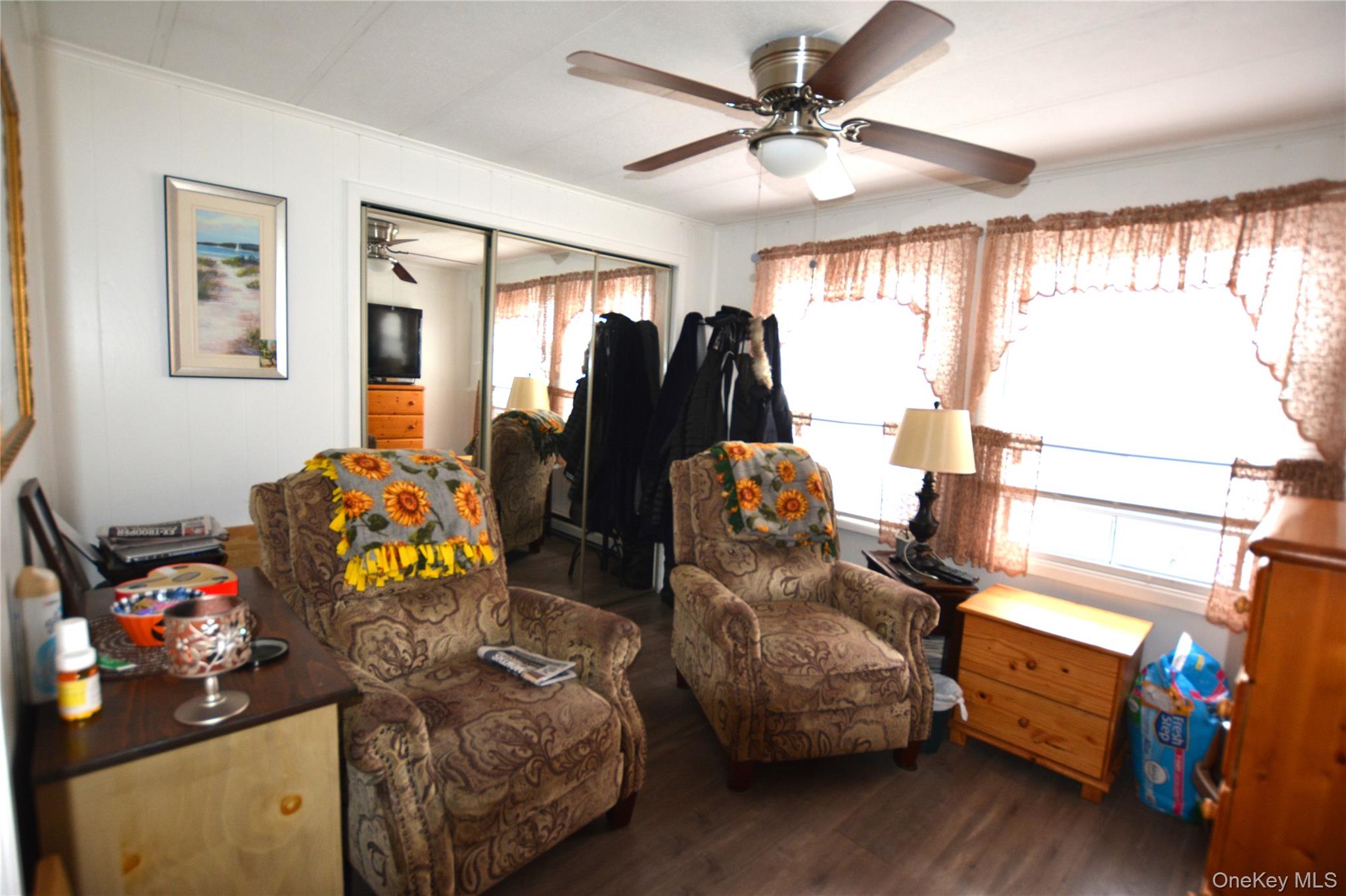 77 Village Circle W