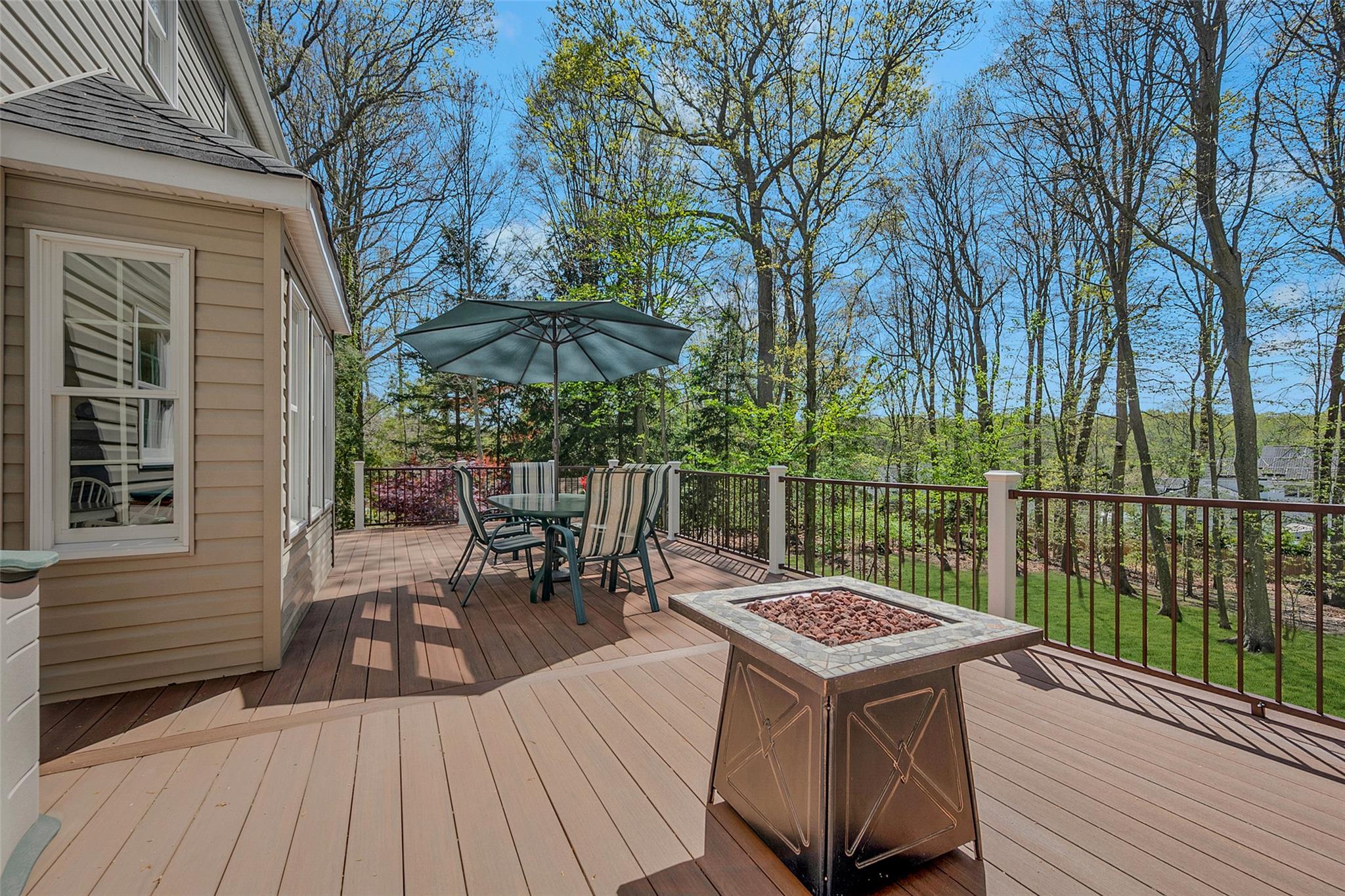 19 Emerald Lane