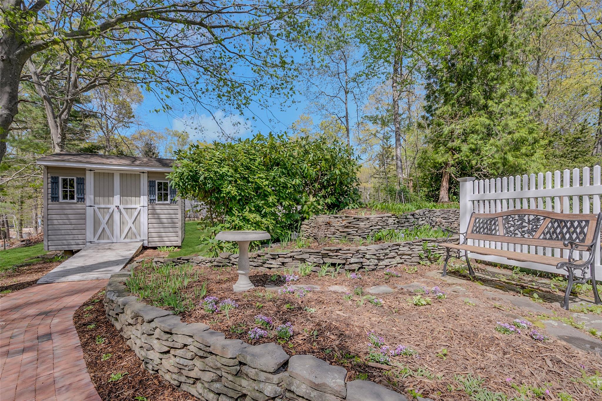 19 Emerald Lane