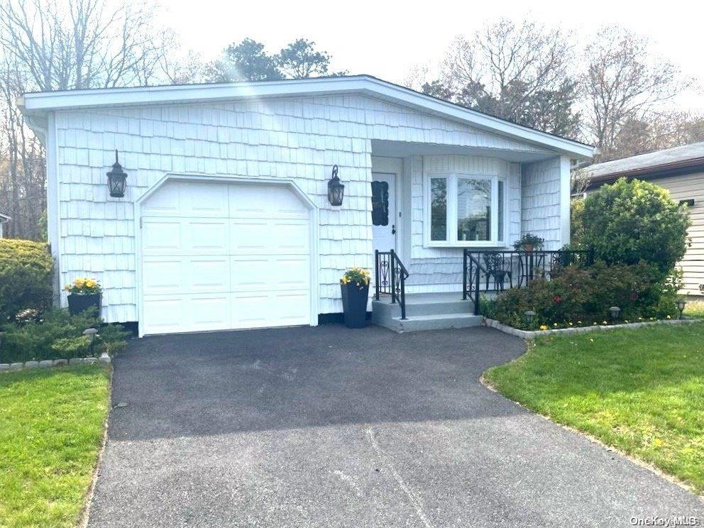165 W Village Circle Unit: 165