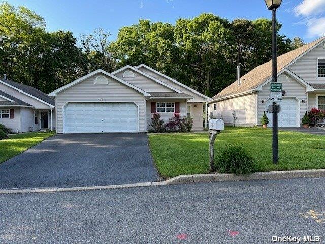 4 Greenbriar Court Unit: 4