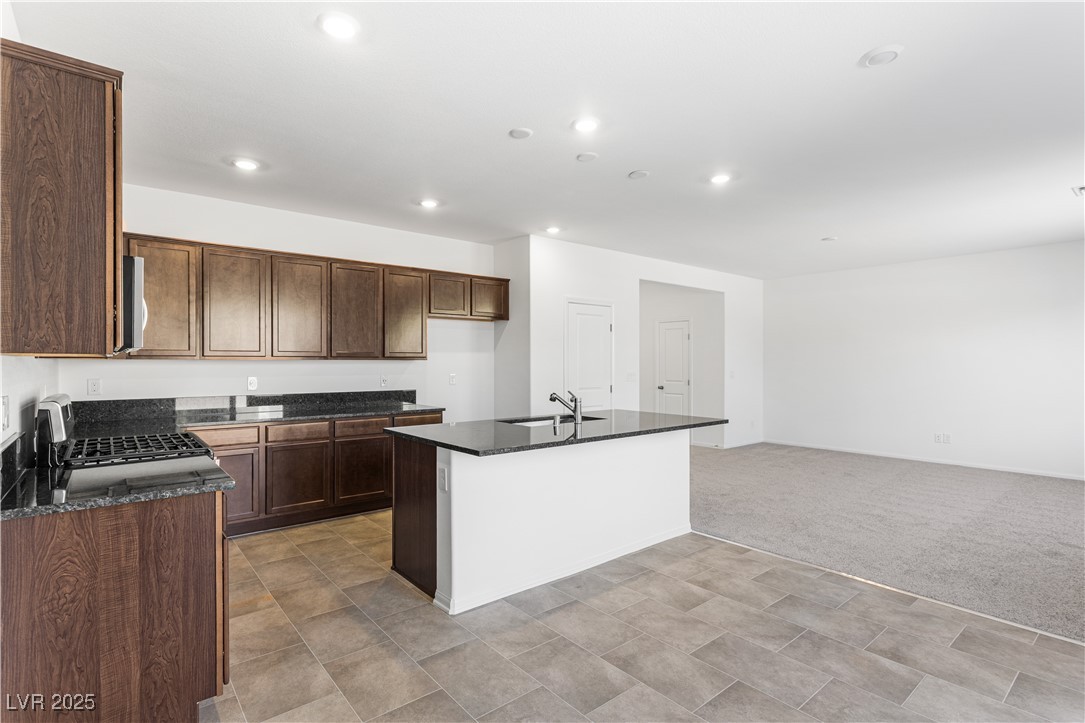 5678 Spring Trellis Street